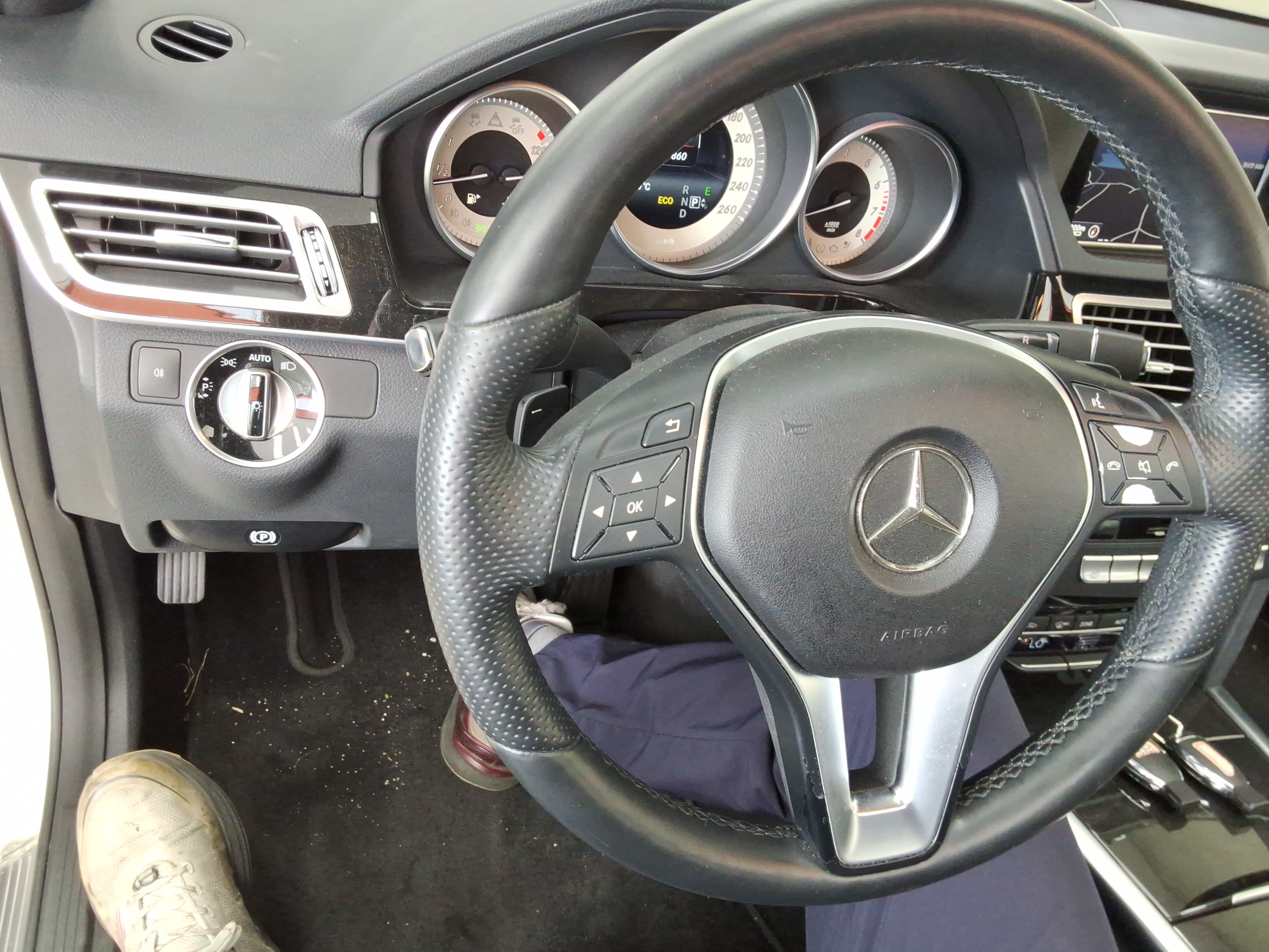 مرسيدس E-CLASS