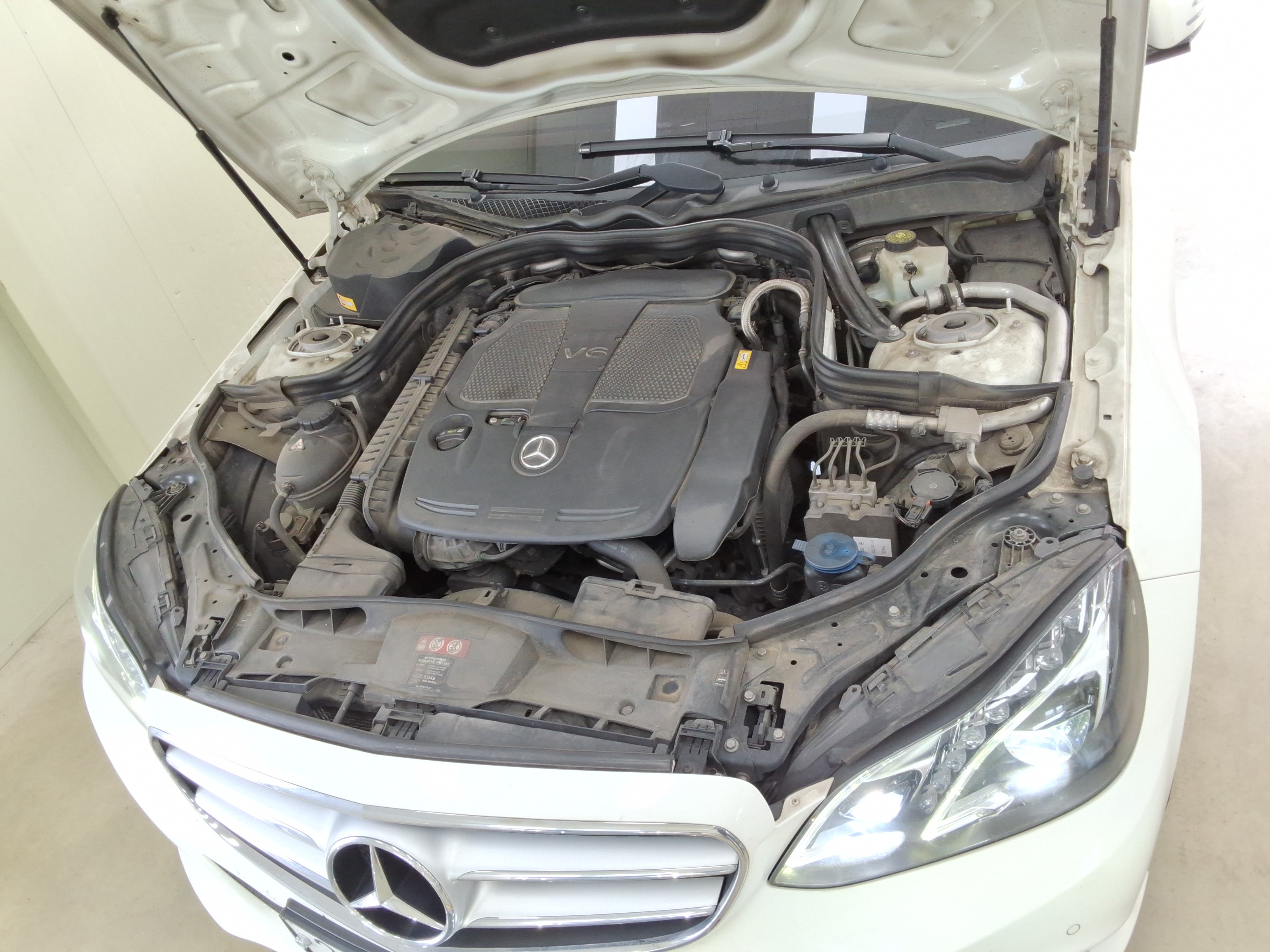 مرسيدس E-CLASS