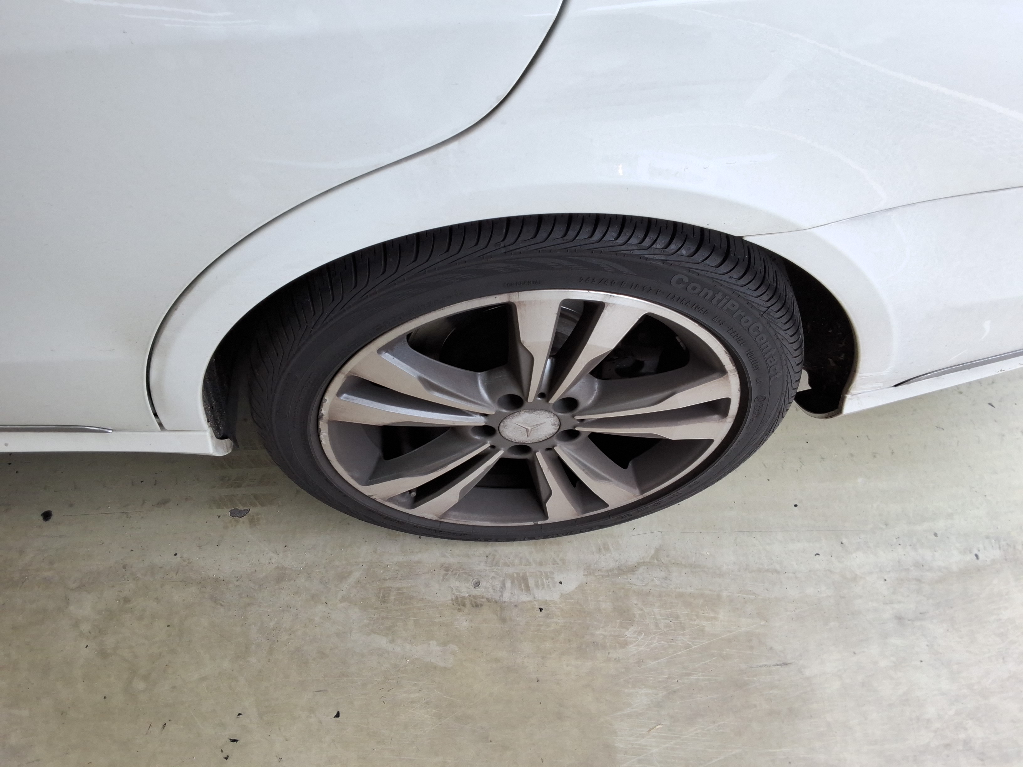 مرسيدس E-CLASS