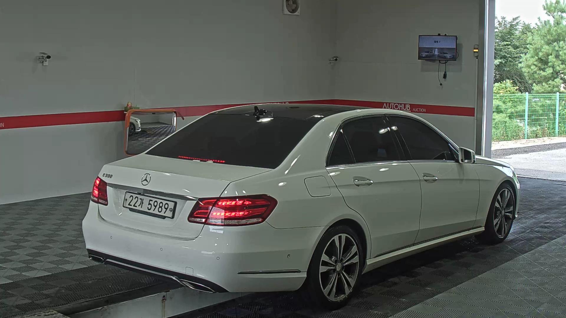مرسيدس E-CLASS