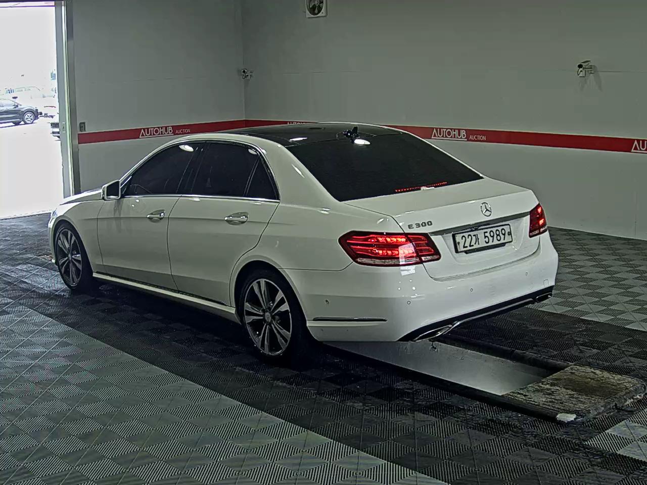 مرسيدس E-CLASS
