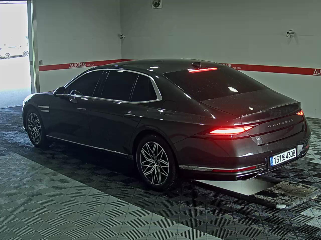 جينسس G90
