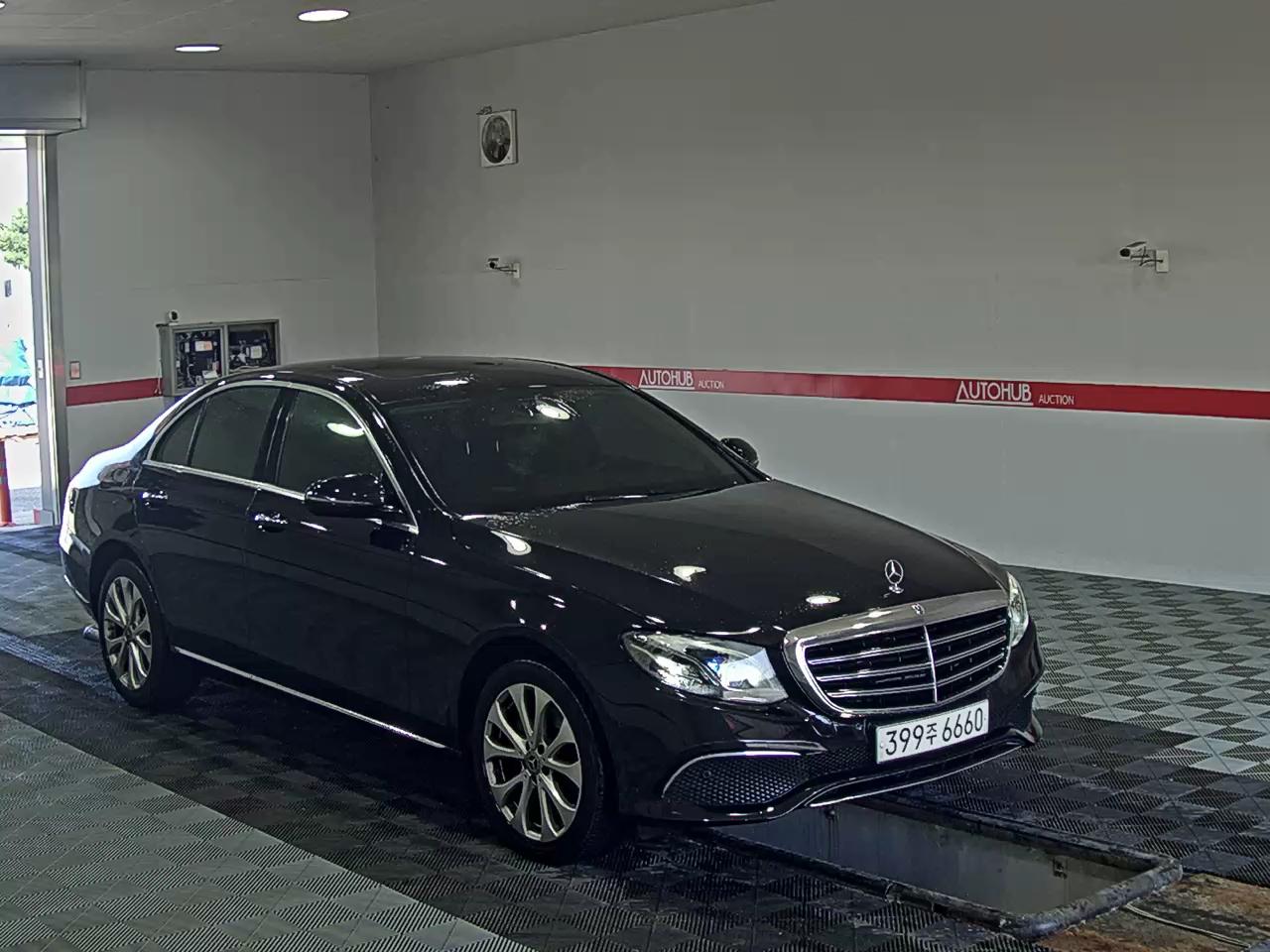 مرسيدس - E-CLASS - Image 2
