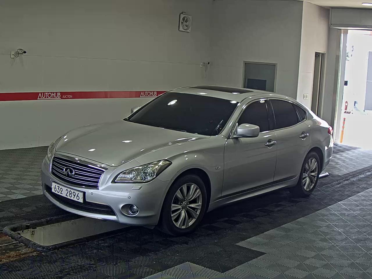 اينفيني - M37 (2011)