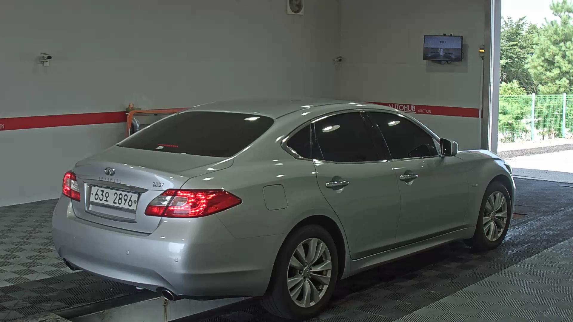 اينفيني M37