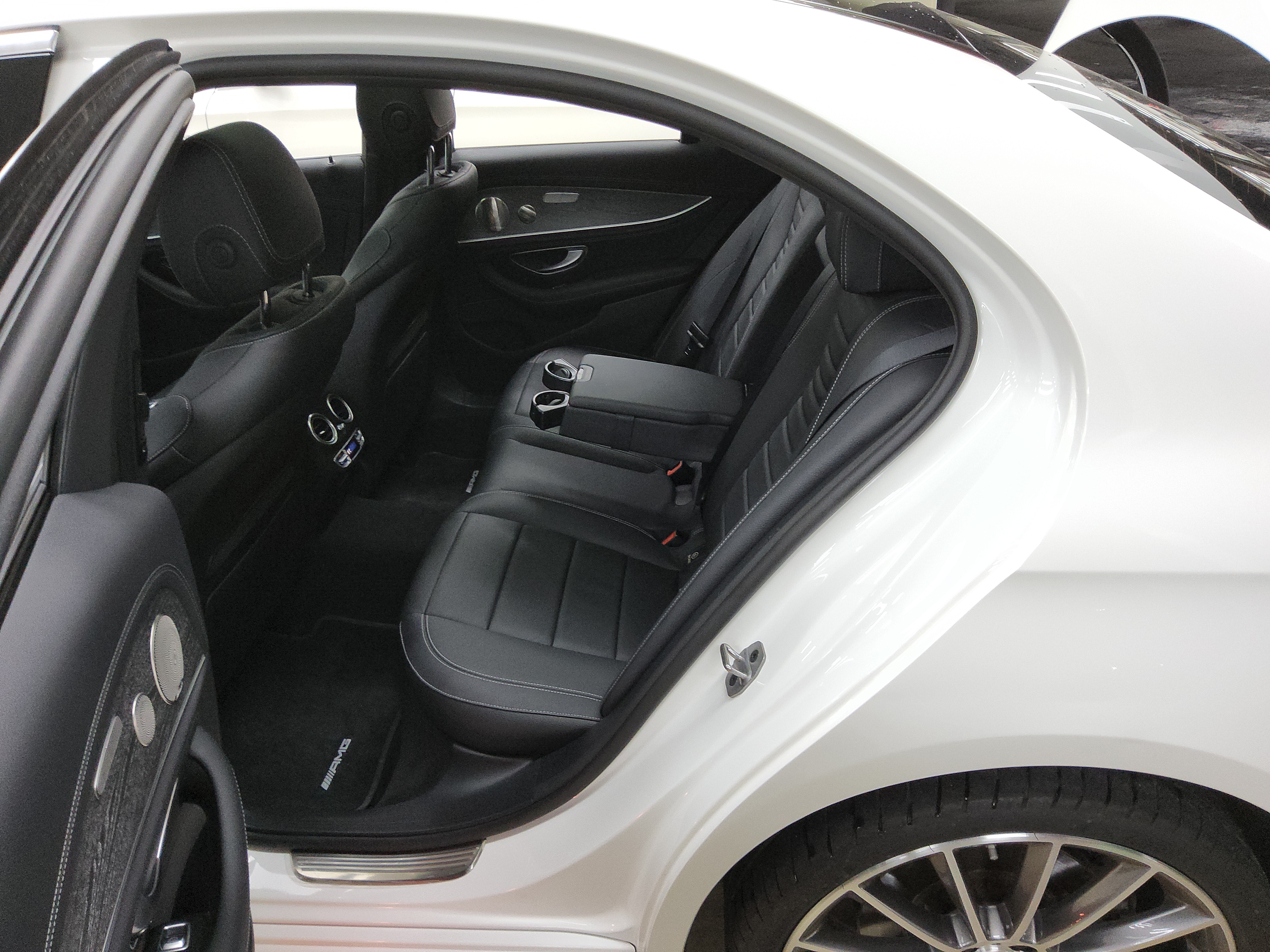 مرسيدس - E-CLASS - Image 11