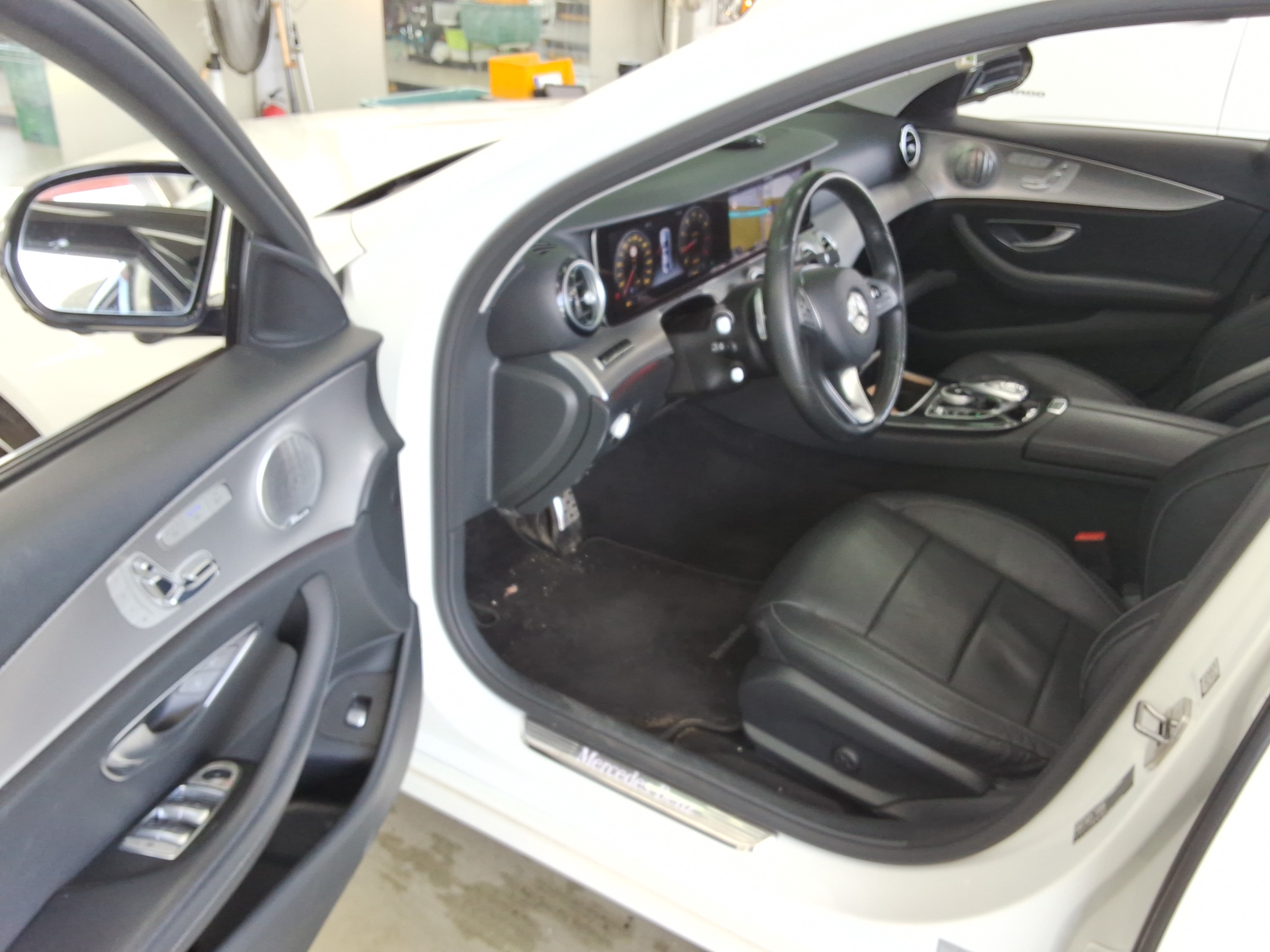 مرسيدس E-CLASS