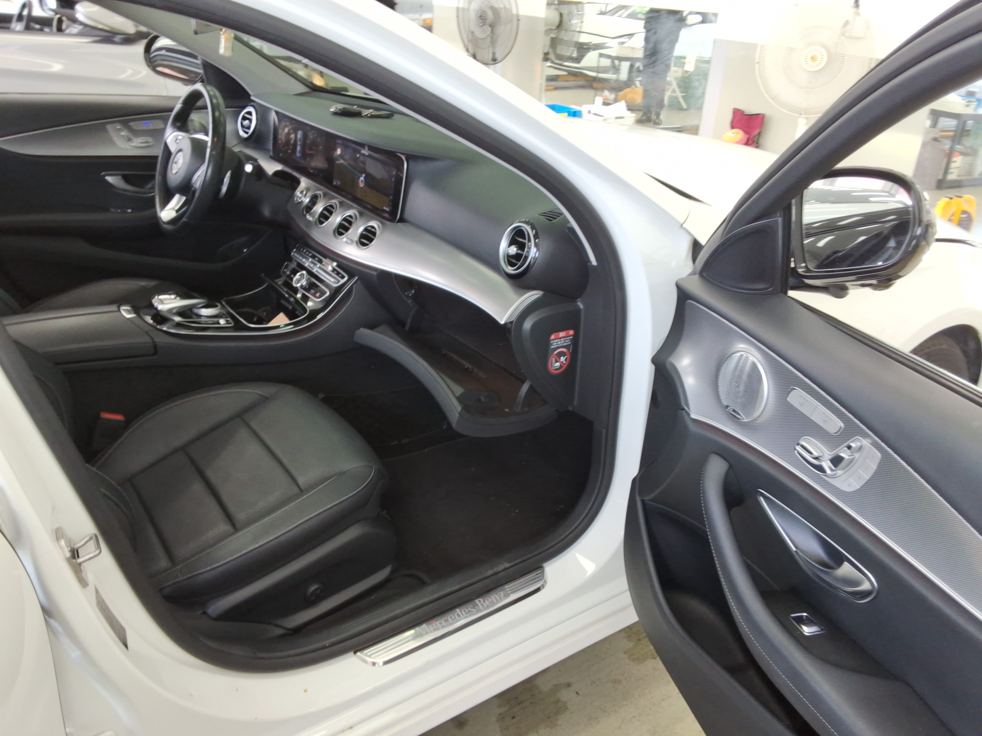 مرسيدس E-CLASS