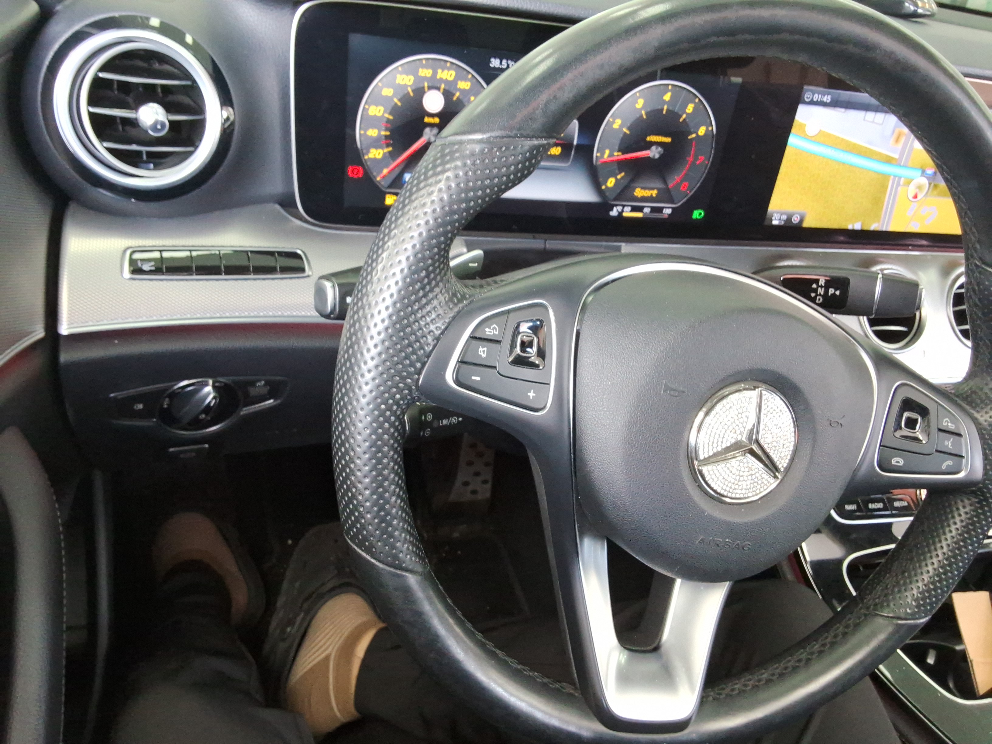 مرسيدس E-CLASS