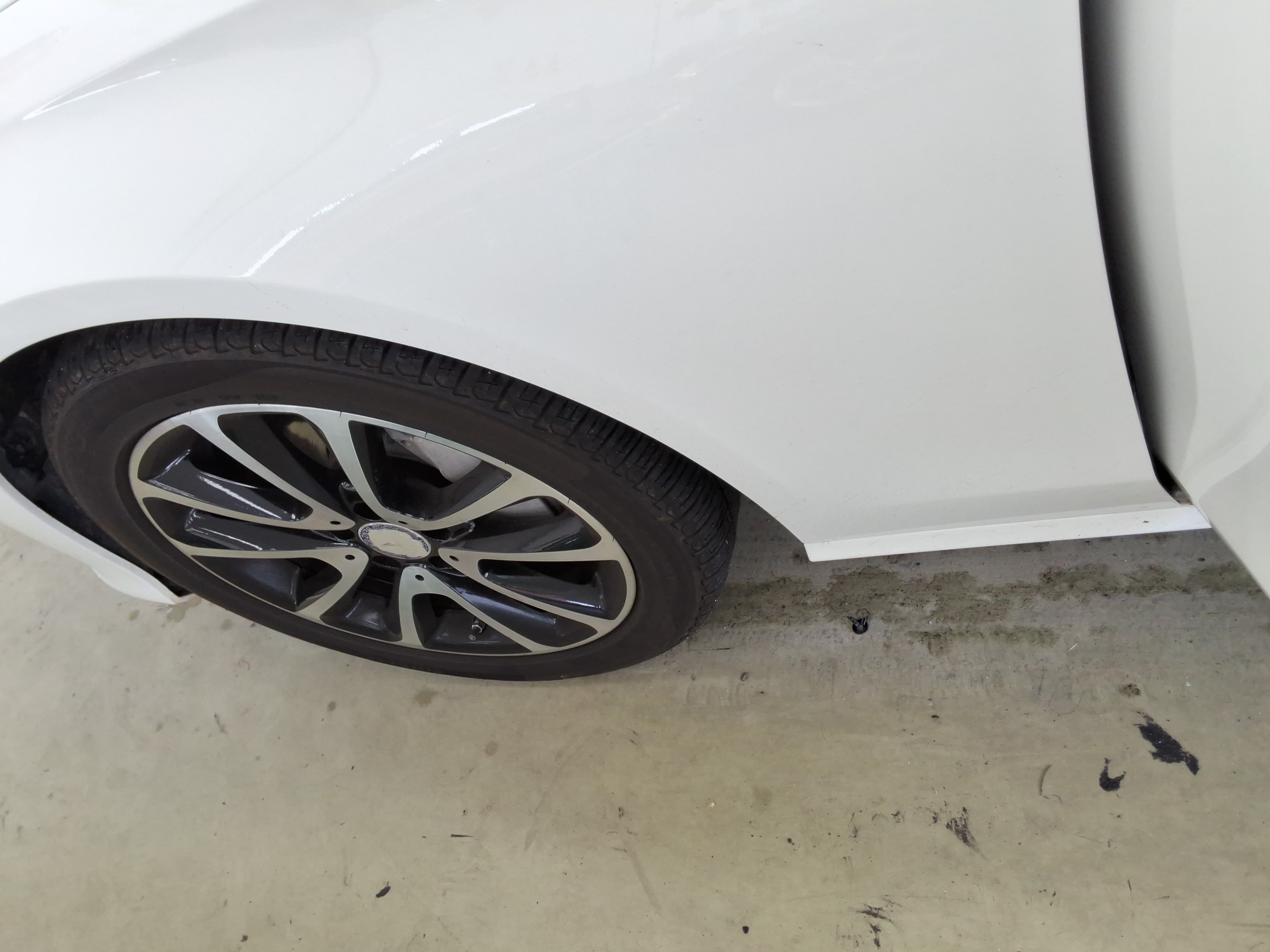 مرسيدس E-CLASS
