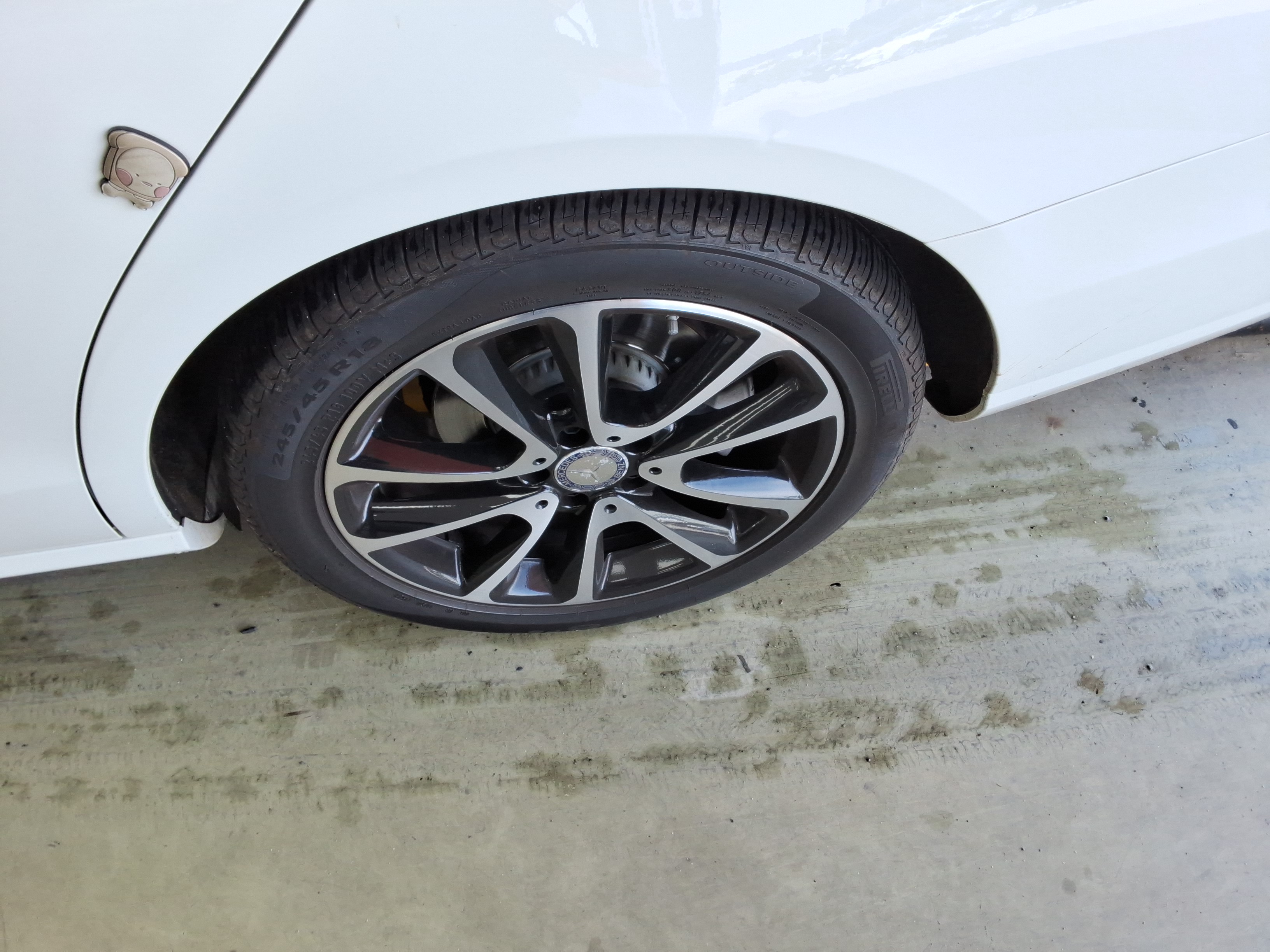 مرسيدس E-CLASS