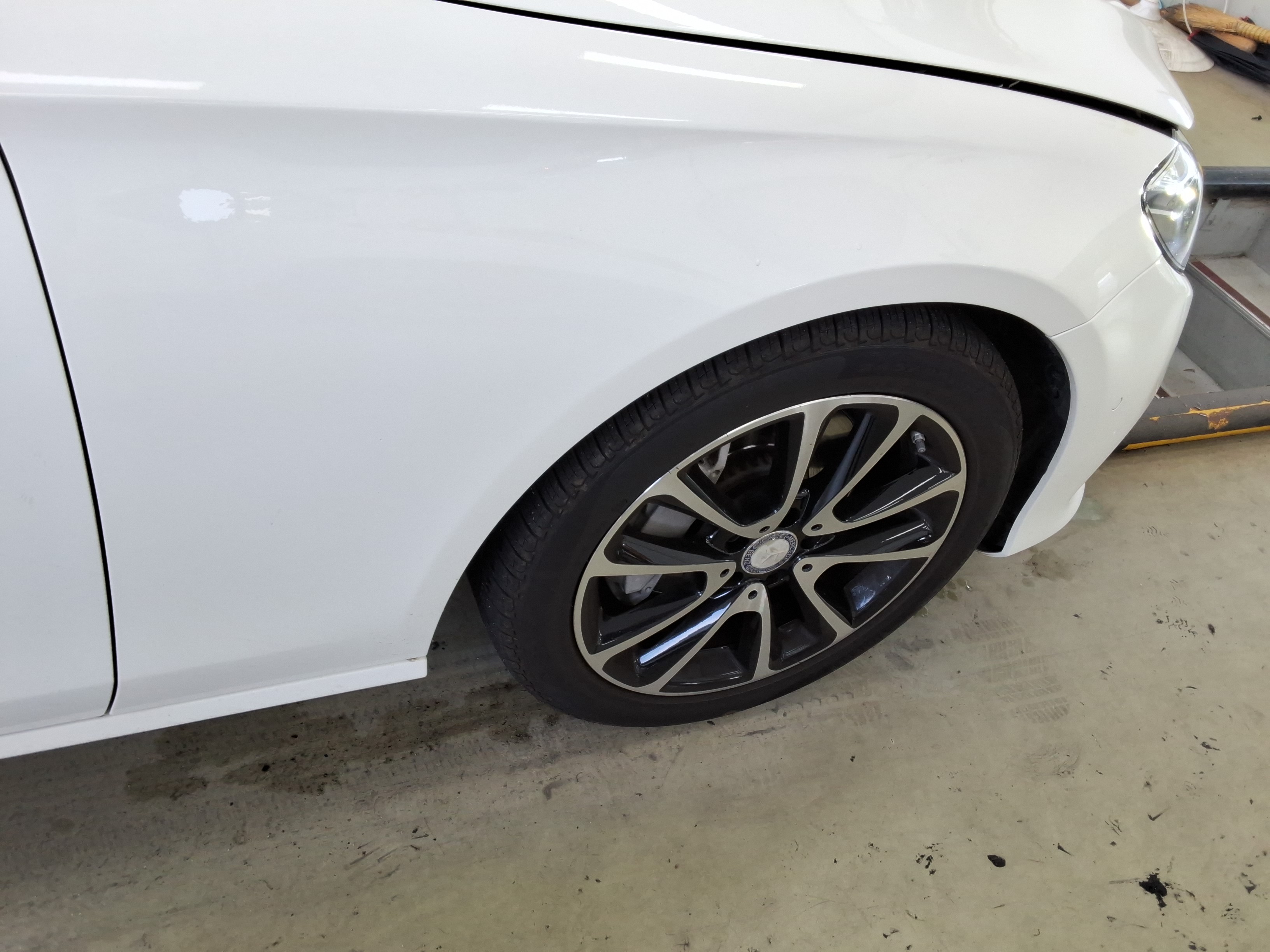 مرسيدس E-CLASS