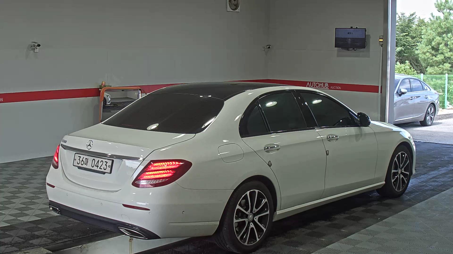 مرسيدس E-CLASS