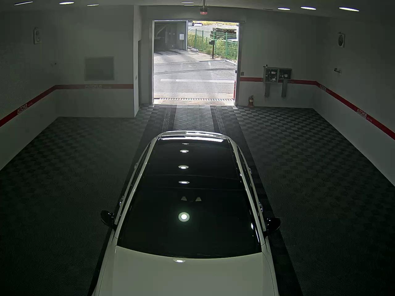 مرسيدس E-CLASS