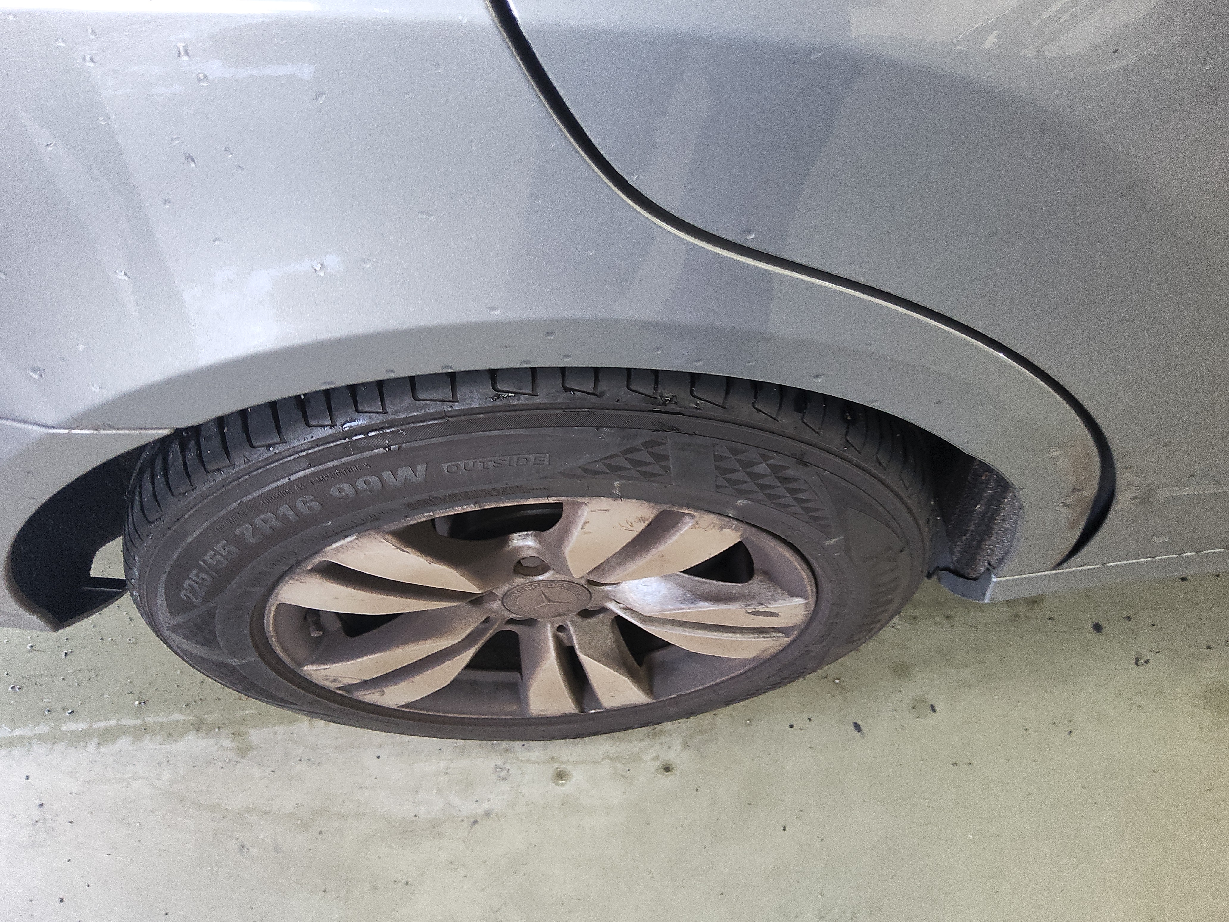 مرسيدس E-CLASS