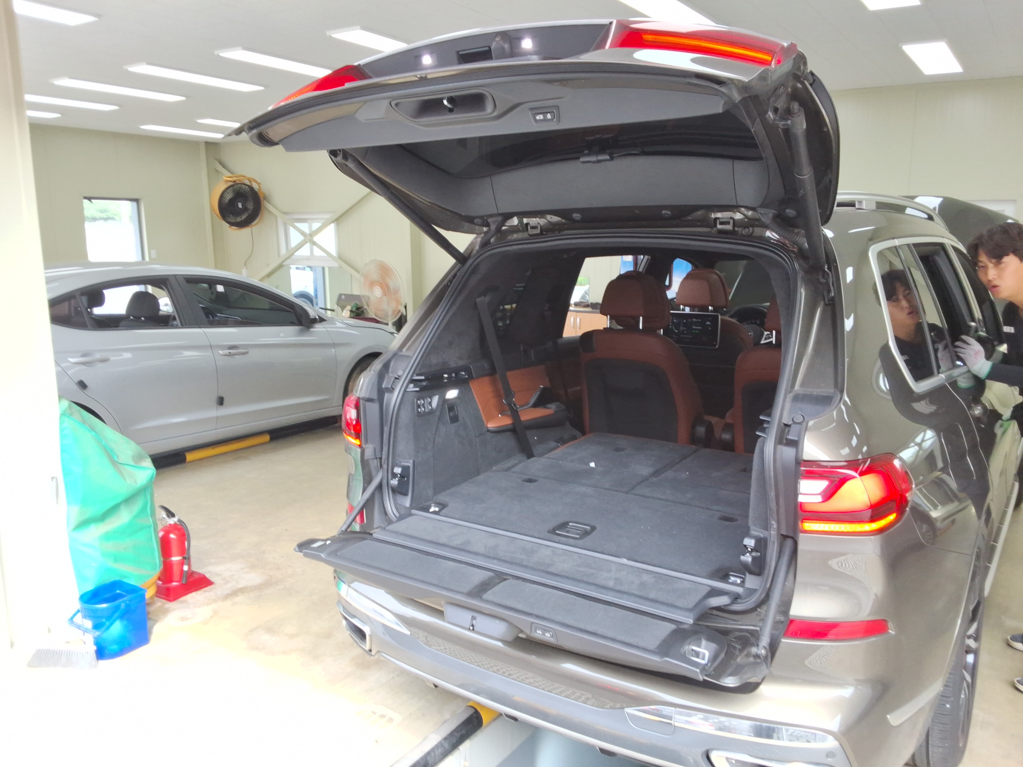 BMW - X7 - Image 14