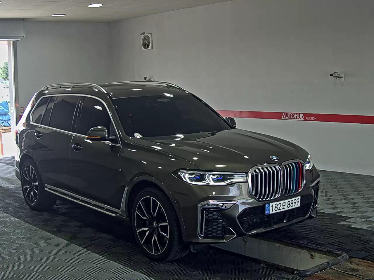 BMW - X7 - Image 2
