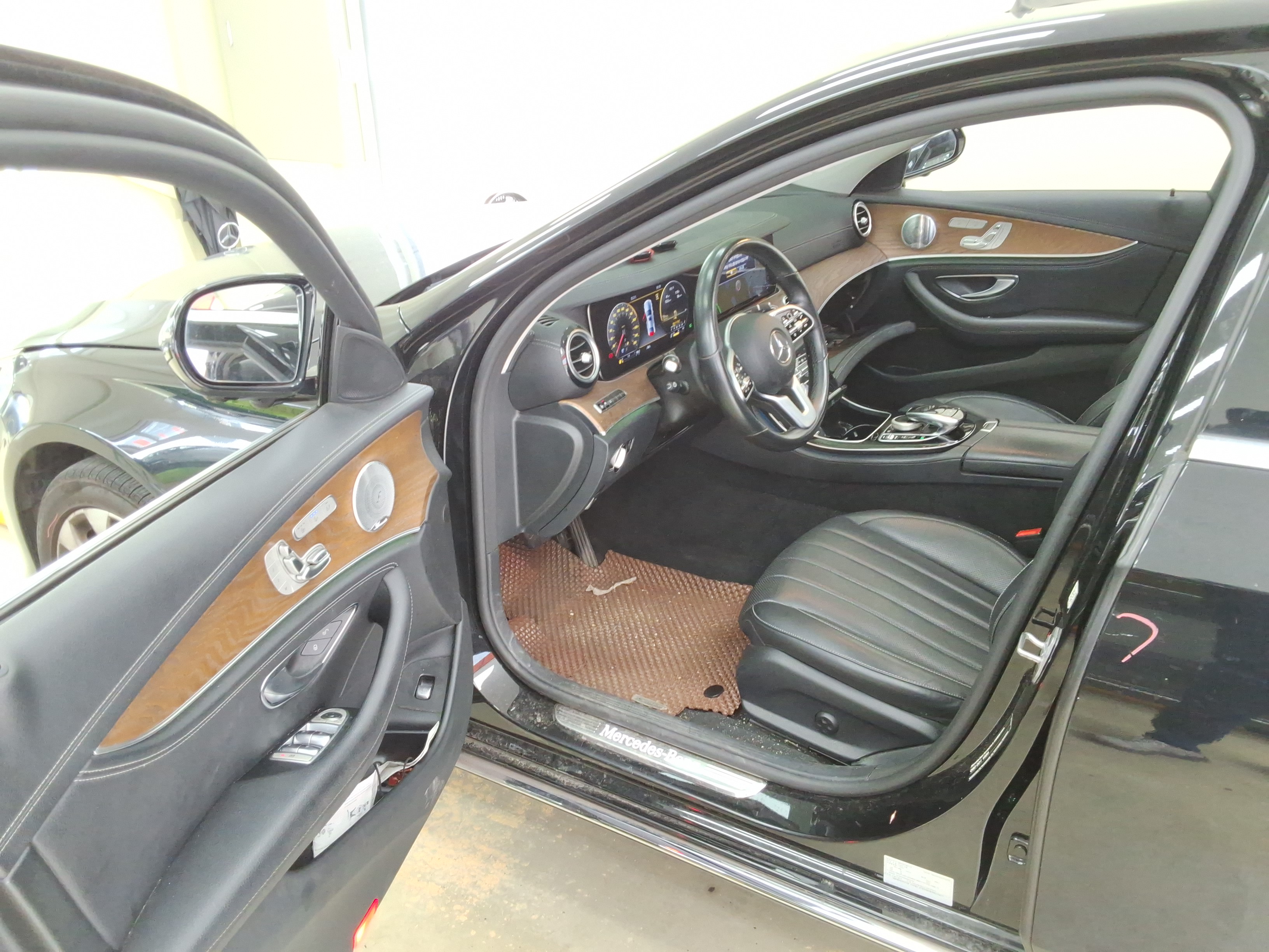 مرسيدس - E-CLASS - Image 9