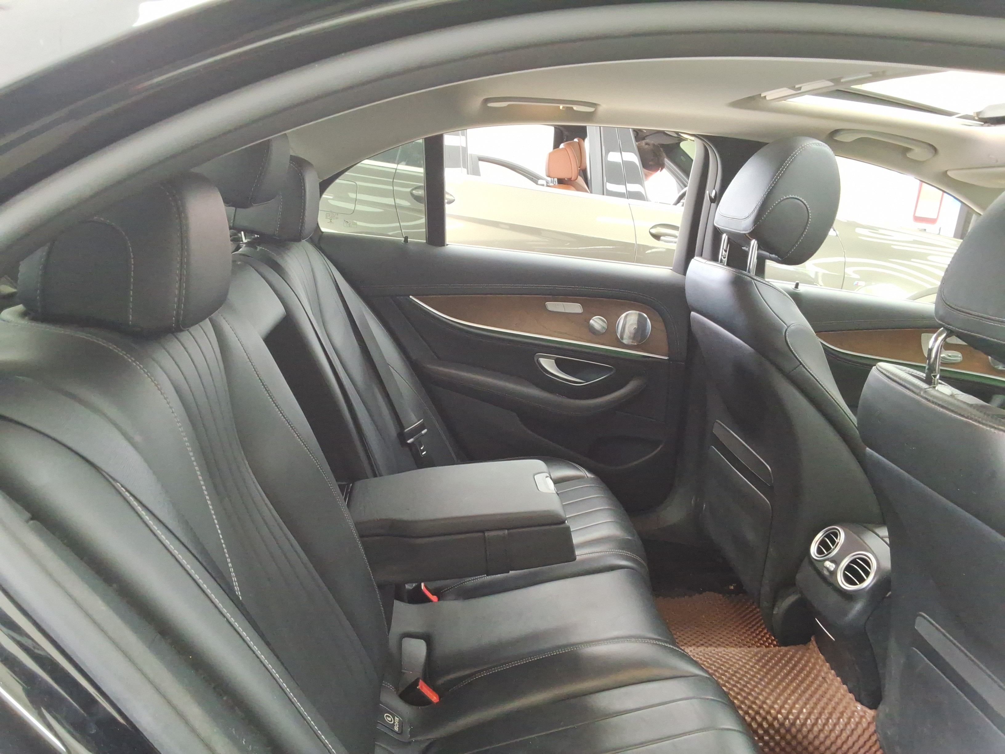 مرسيدس - E-CLASS - Image 13