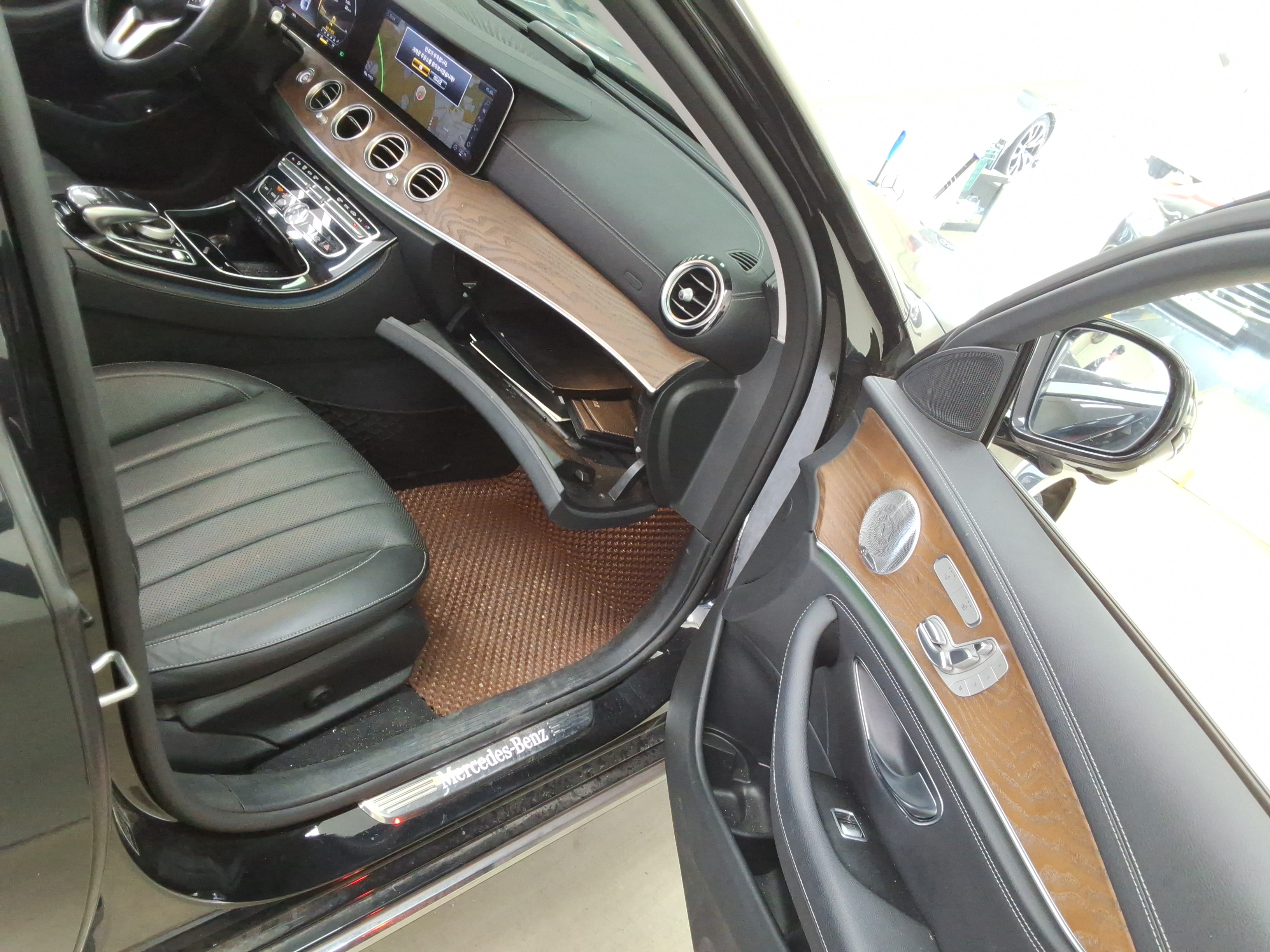 مرسيدس - E-CLASS - Image 14