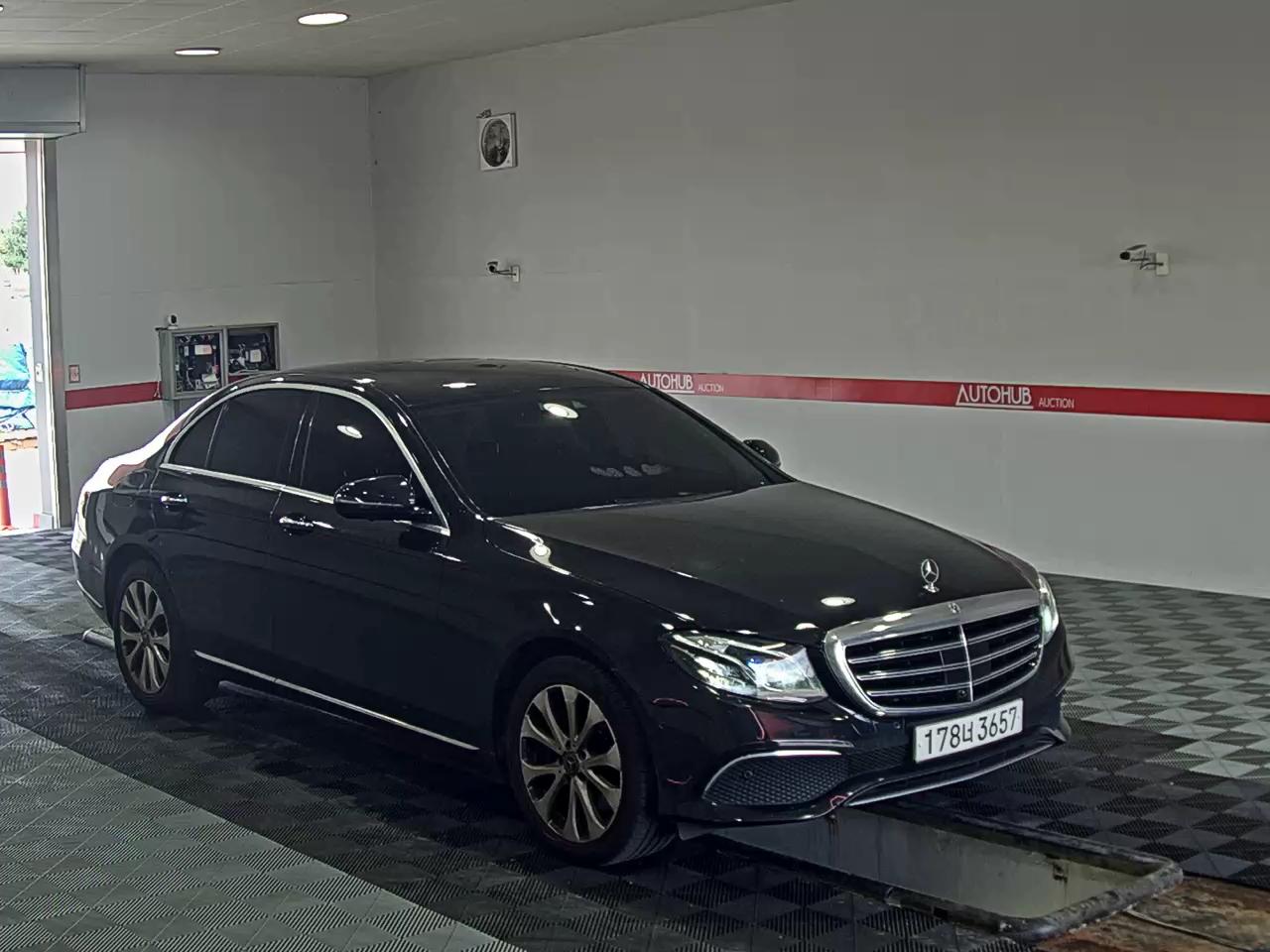 مرسيدس - E-CLASS - Image 2