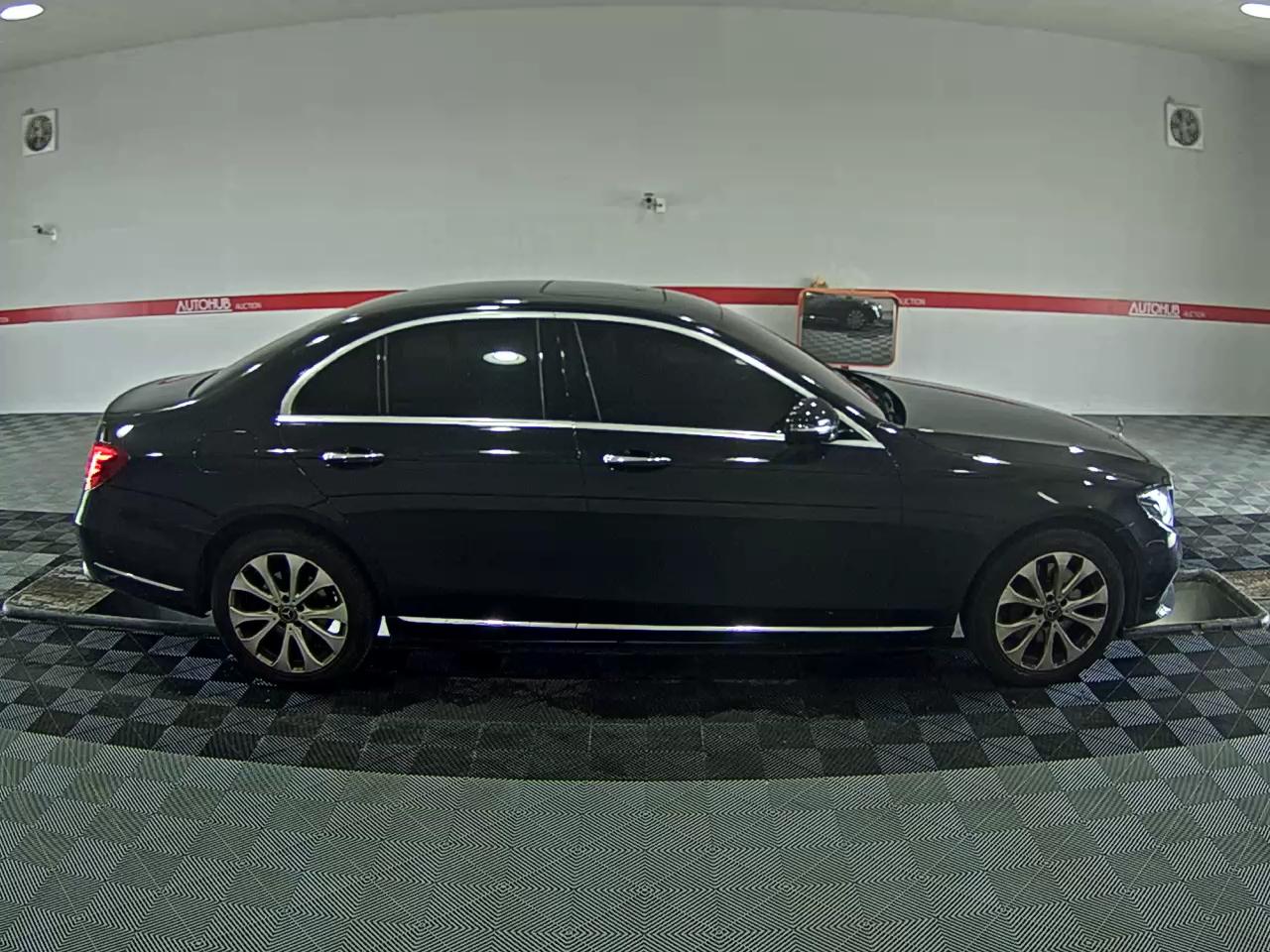مرسيدس - E-CLASS - Image 3