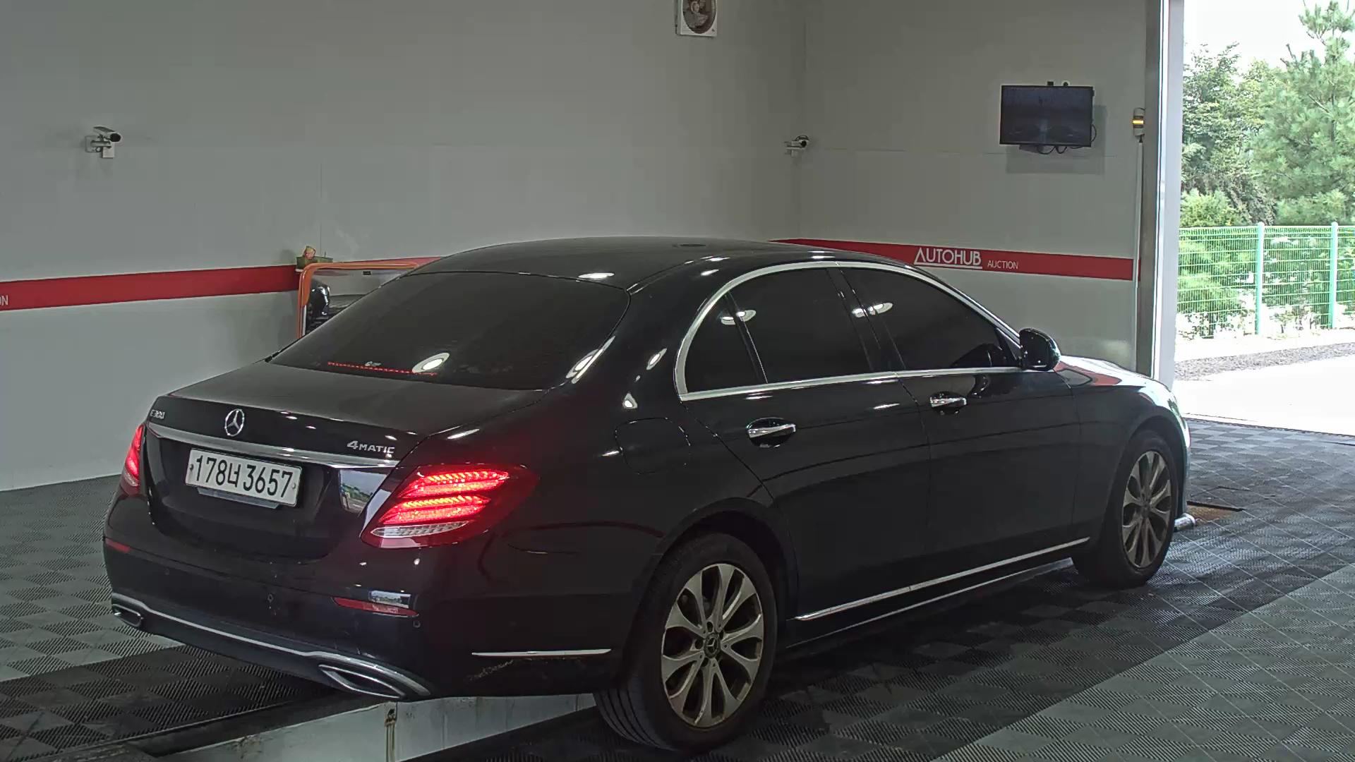مرسيدس - E-CLASS - Image 4