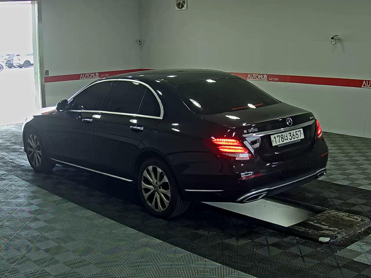 مرسيدس - E-CLASS - Image 5