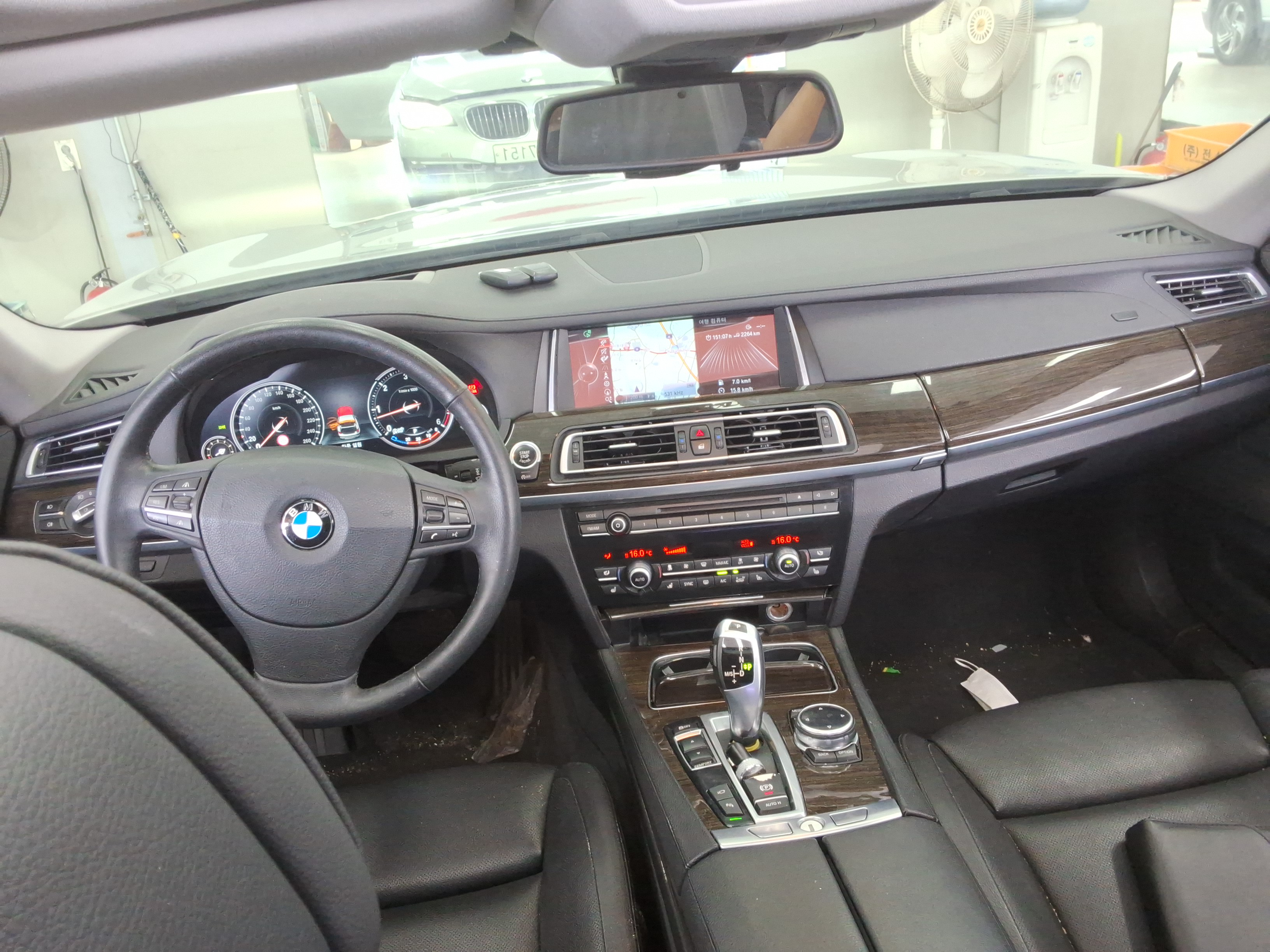 BMW الفئة السابعة