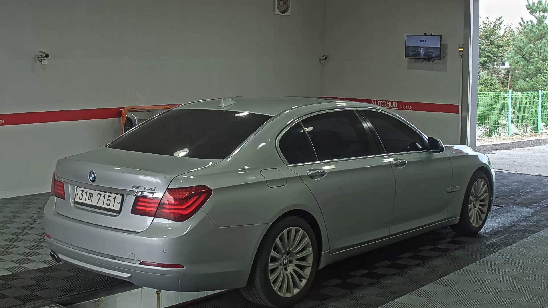 BMW الفئة السابعة