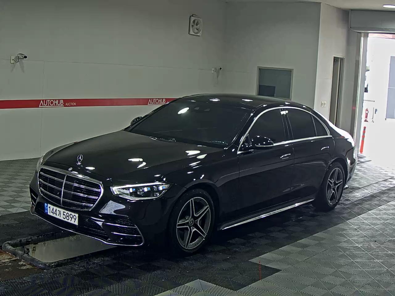 Mercedes-Benz S400