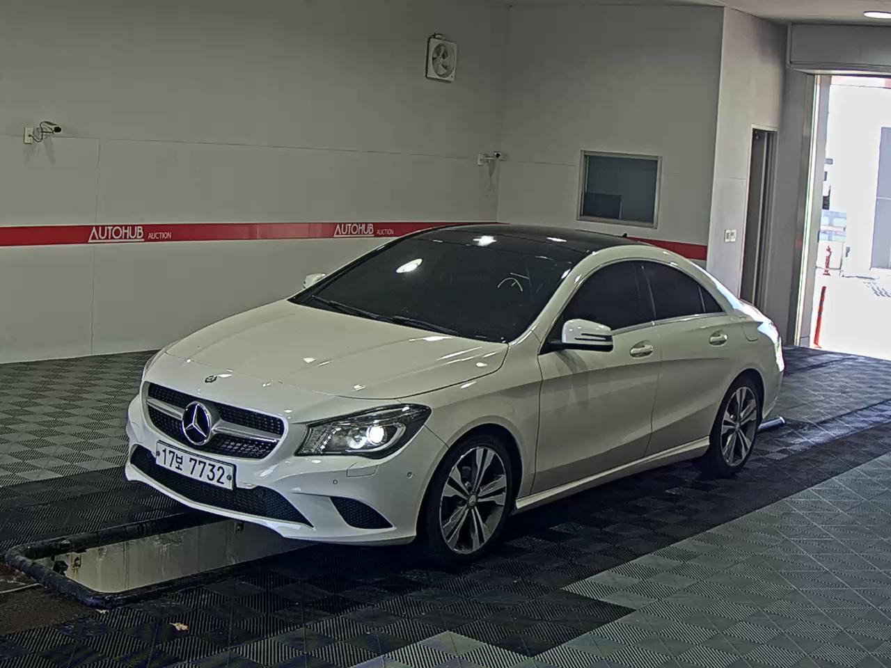 Mercedes-Benz CLA 200