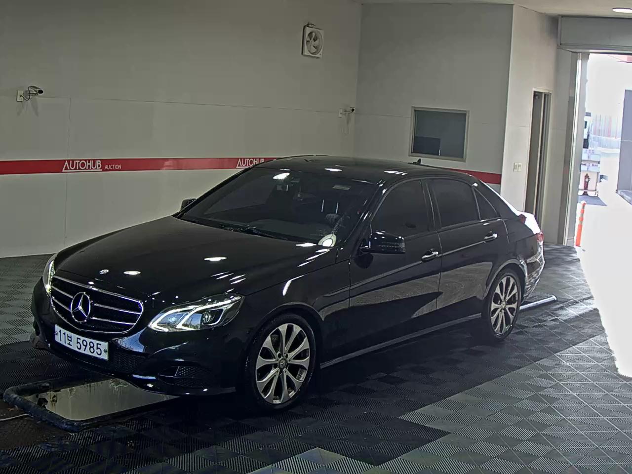 Mercedes-Benz E220