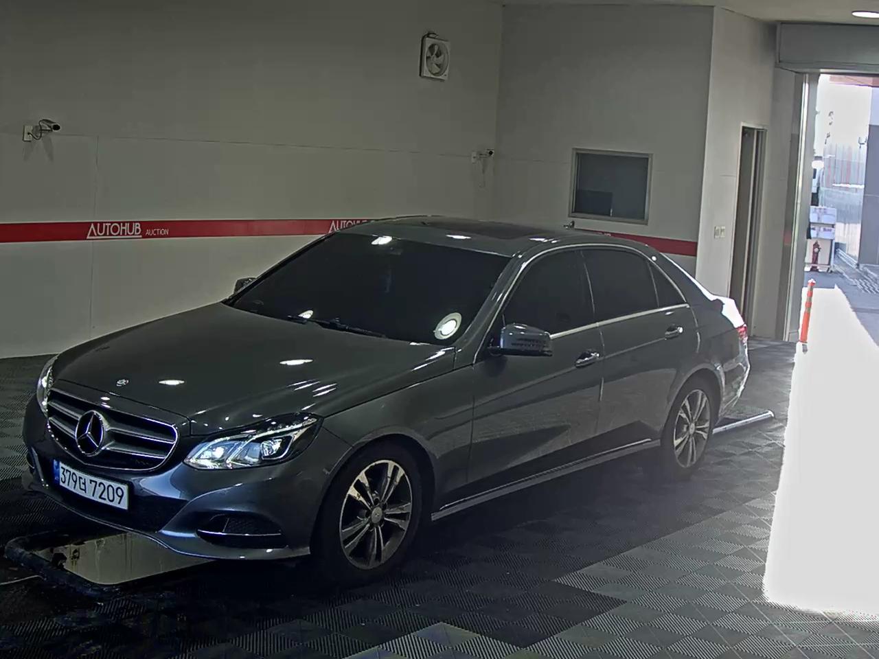 Mercedes-Benz E220