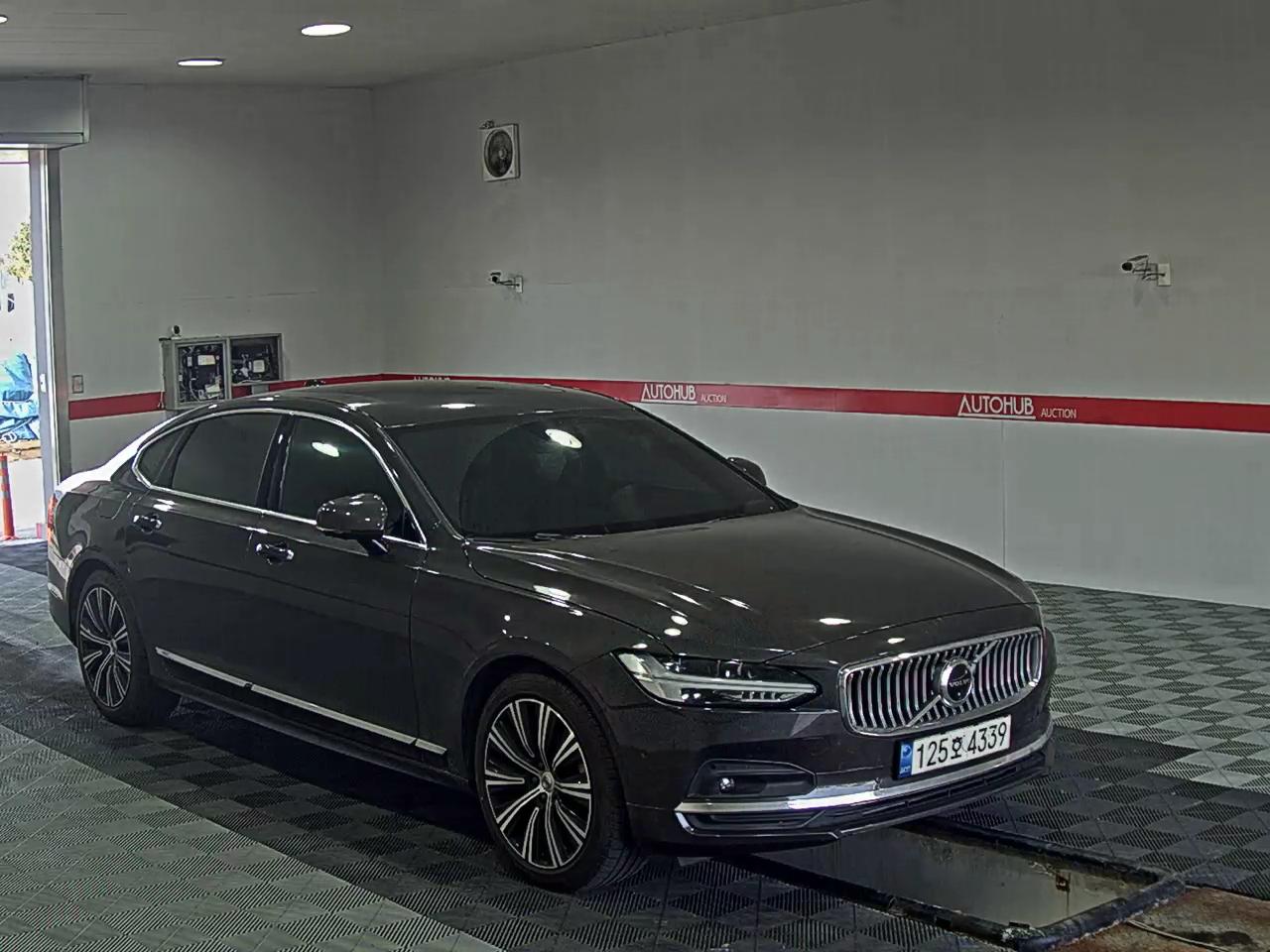 2022 - Volvo S90