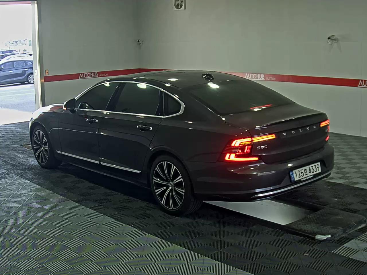 2022 - Volvo S90