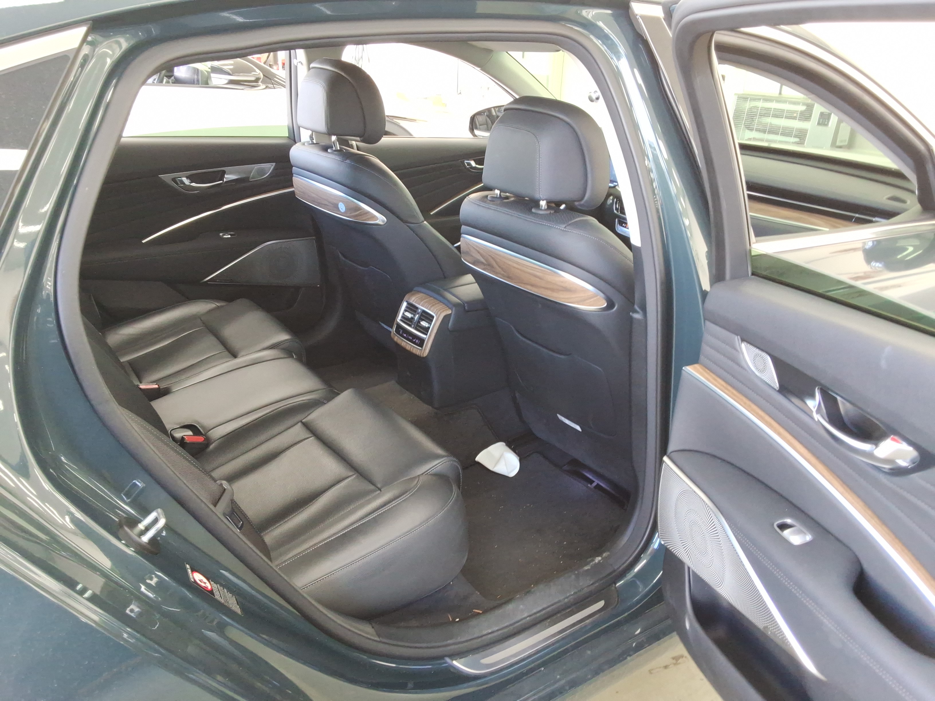 صورة إضافية