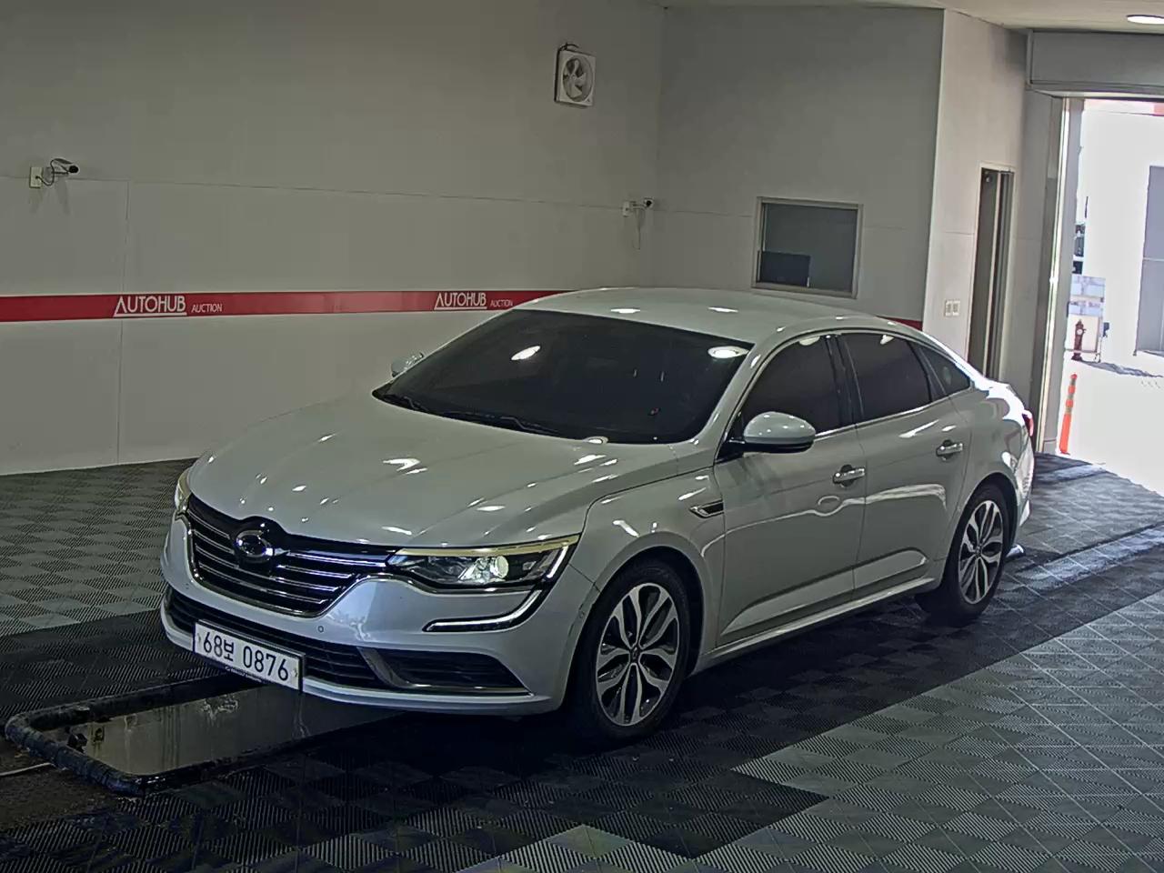 Renault SM6