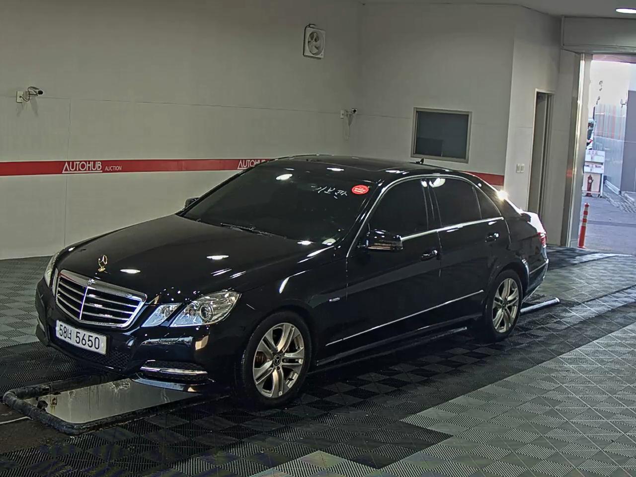 Mercedes-Benz E220