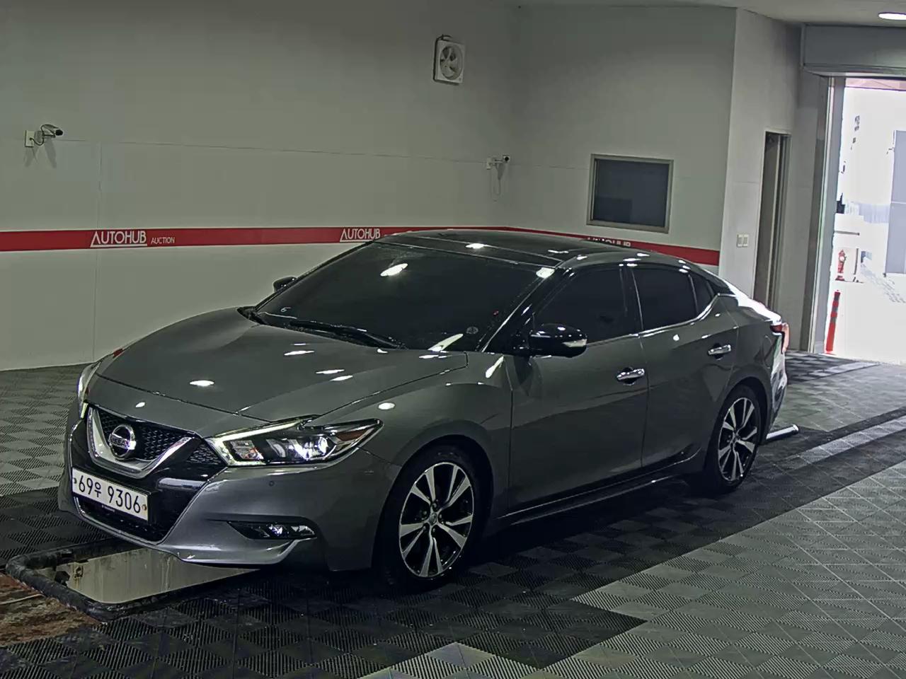 Nissan Maxima