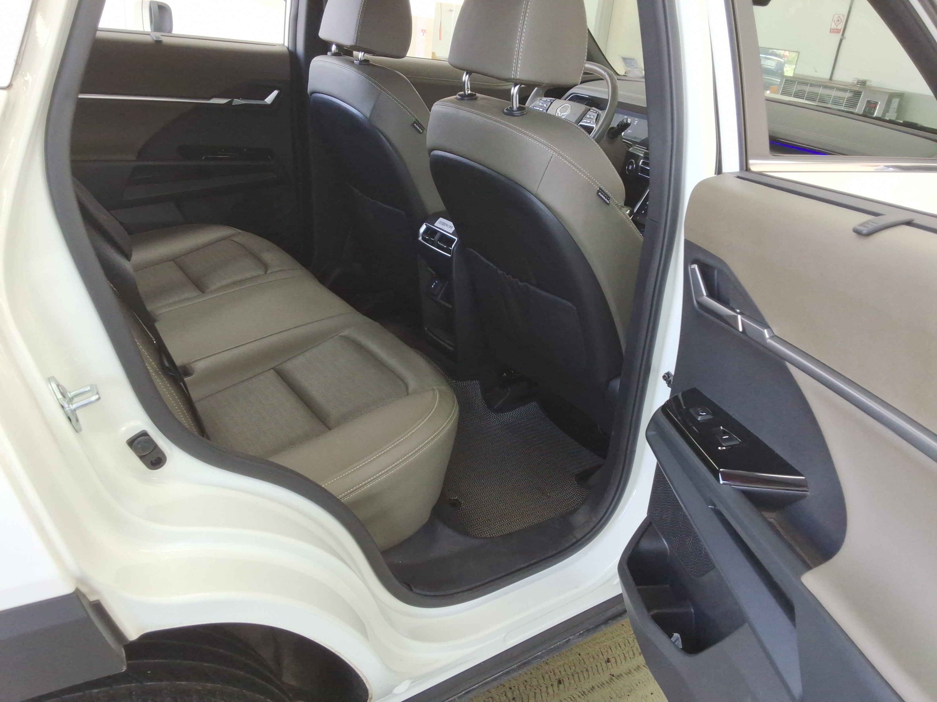 صورة إضافية