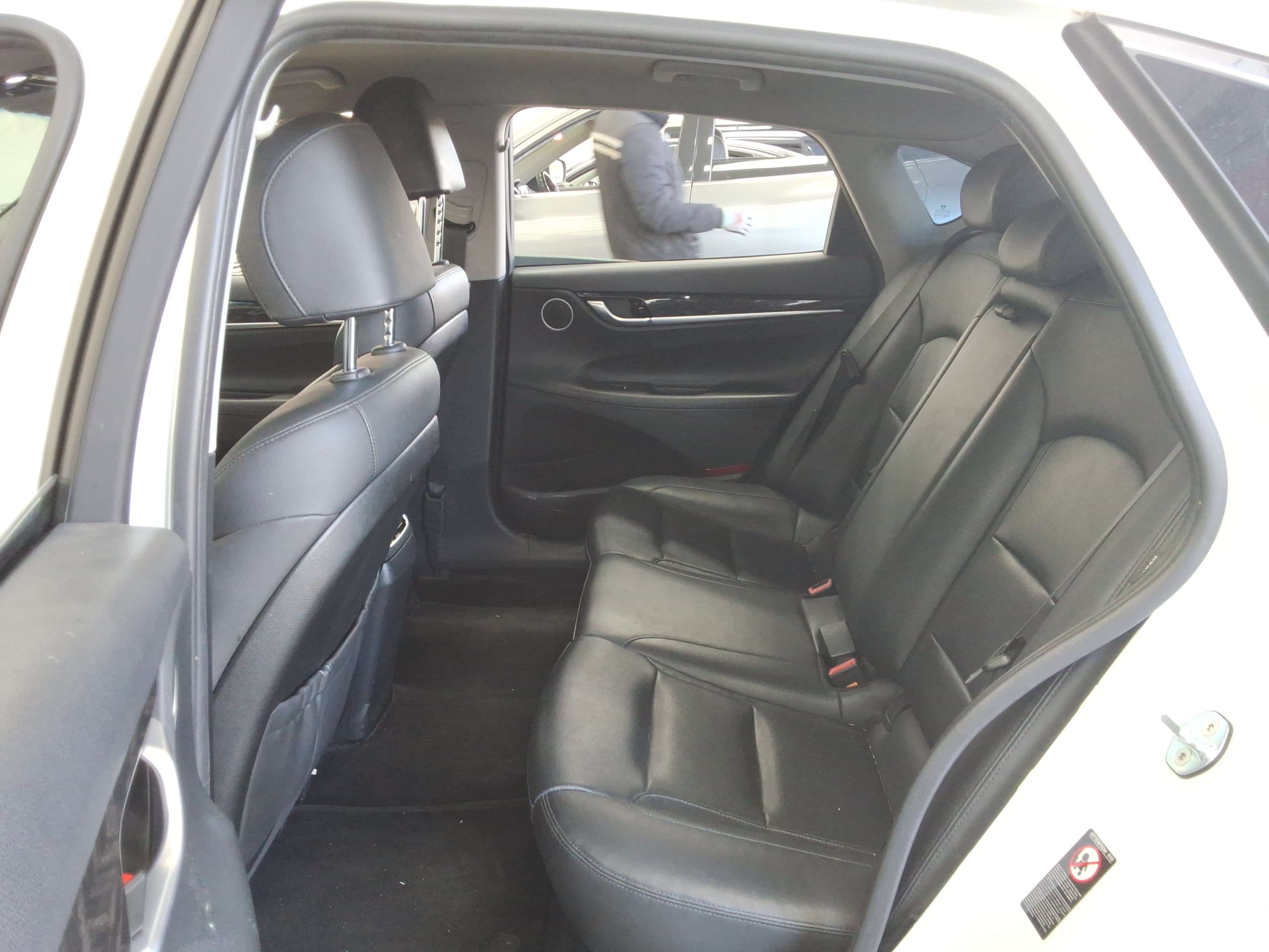 صورة إضافية