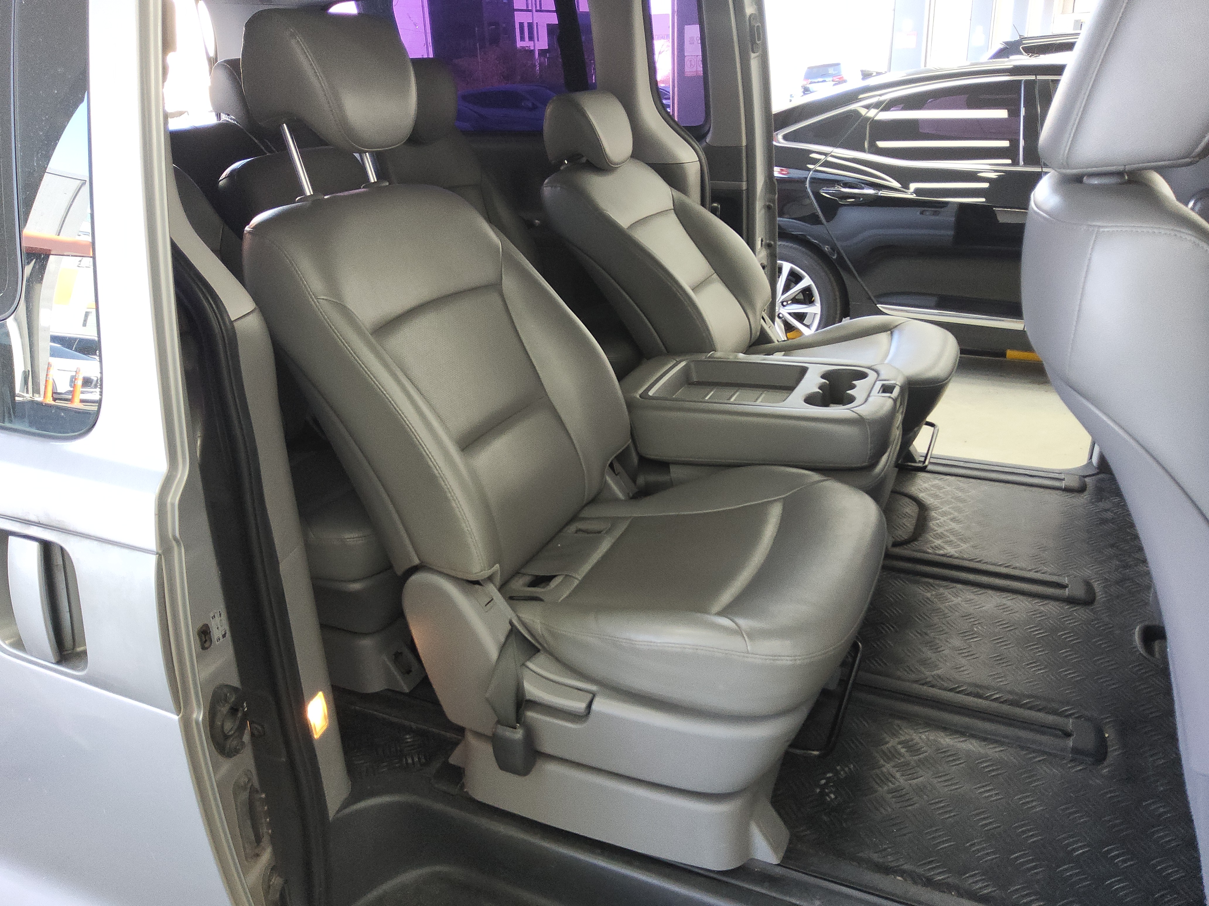 صورة إضافية