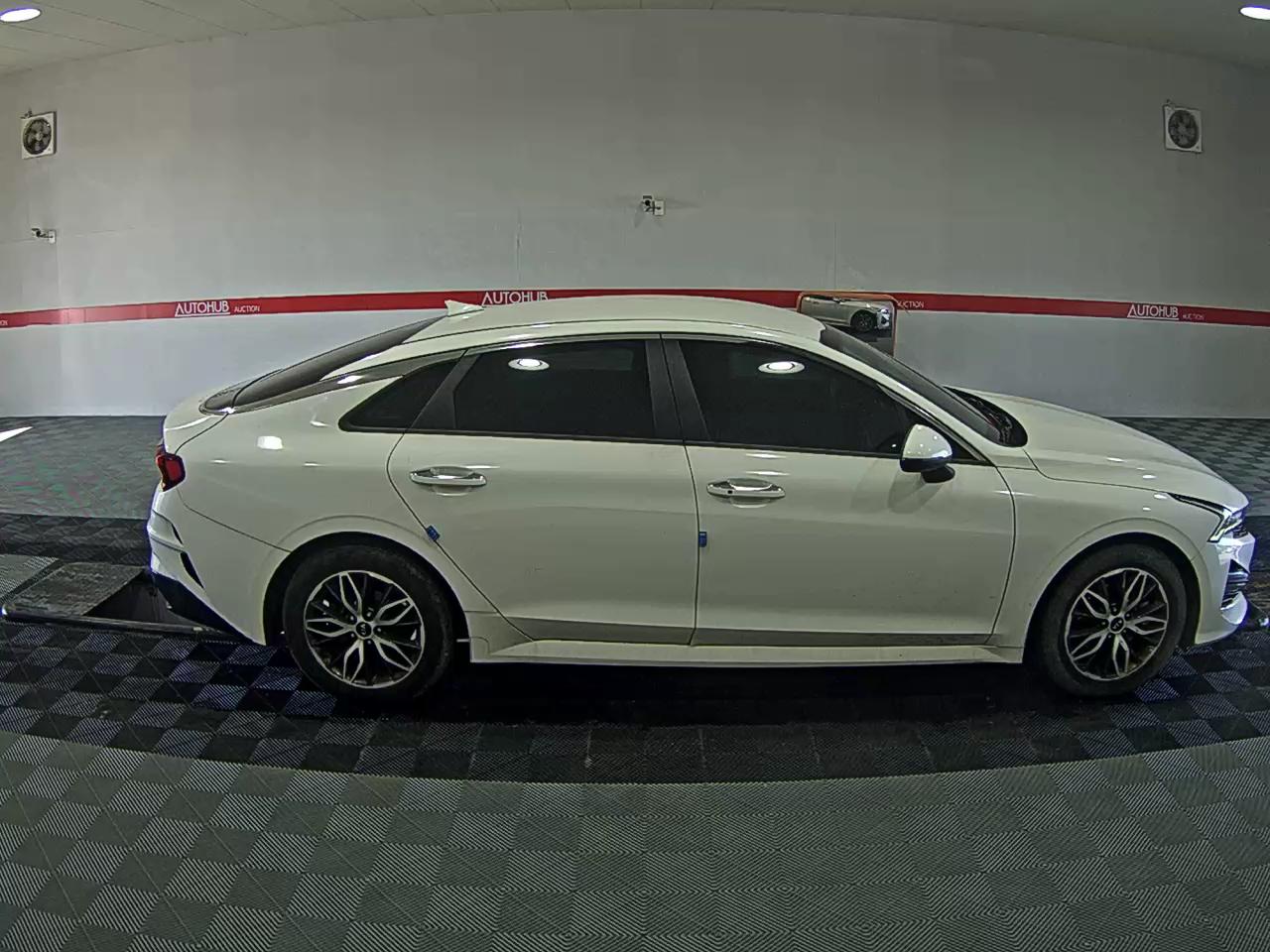 صورة إضافية