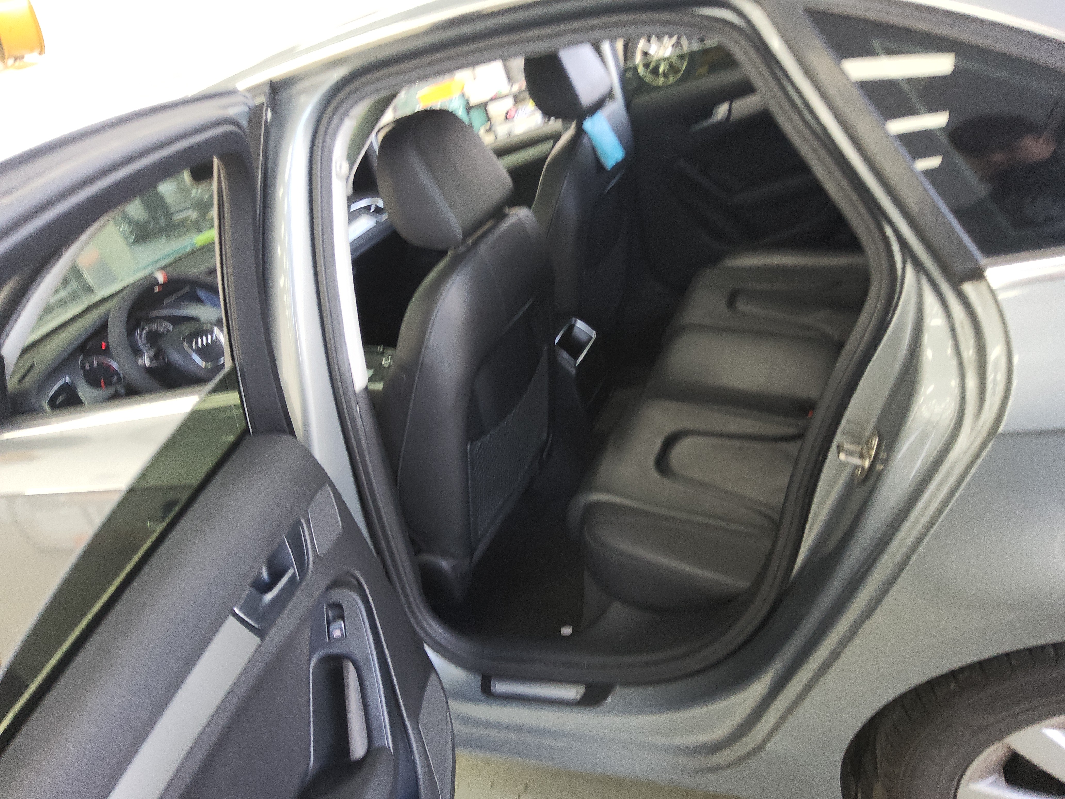 صورة إضافية