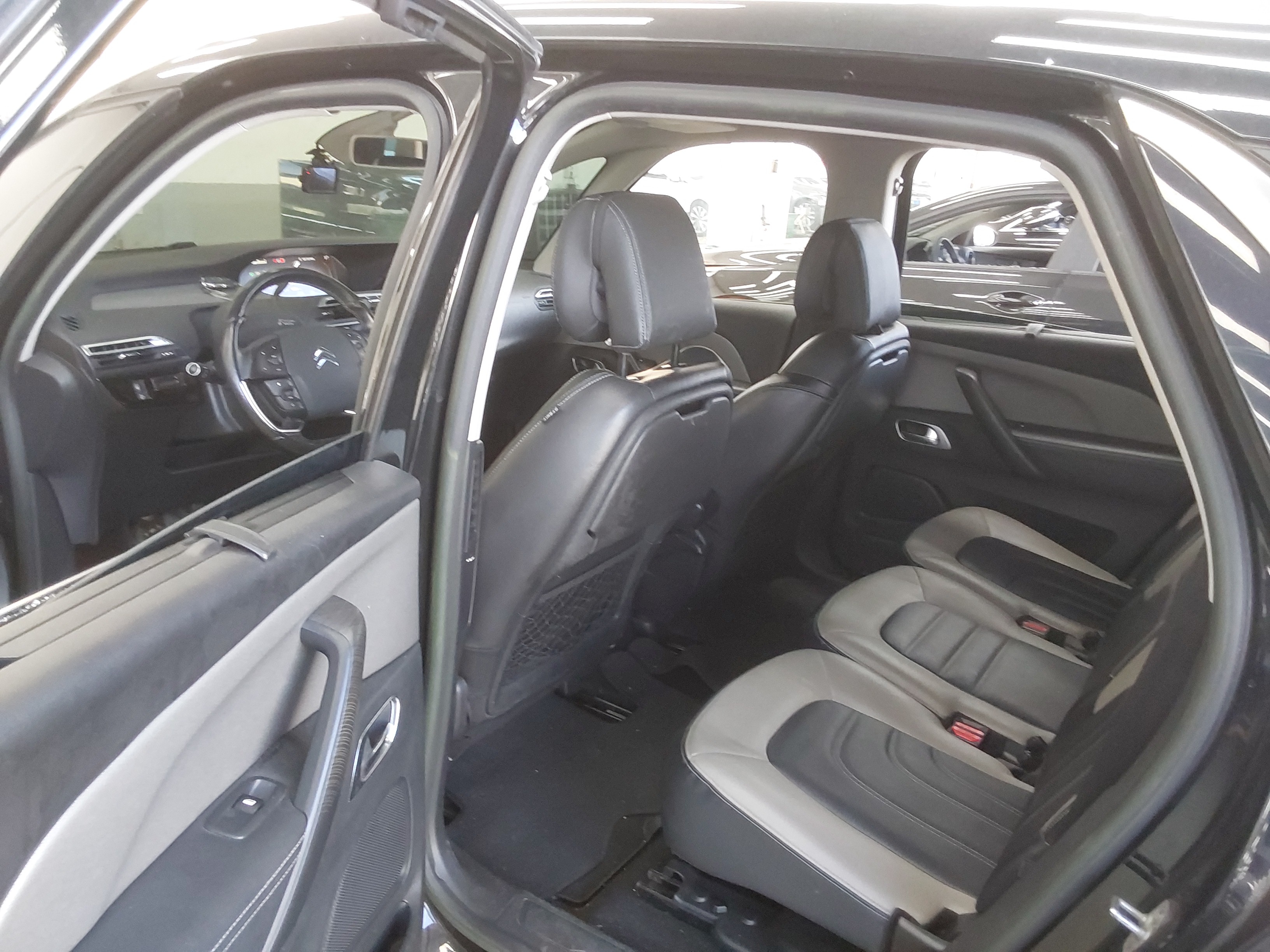 صورة إضافية