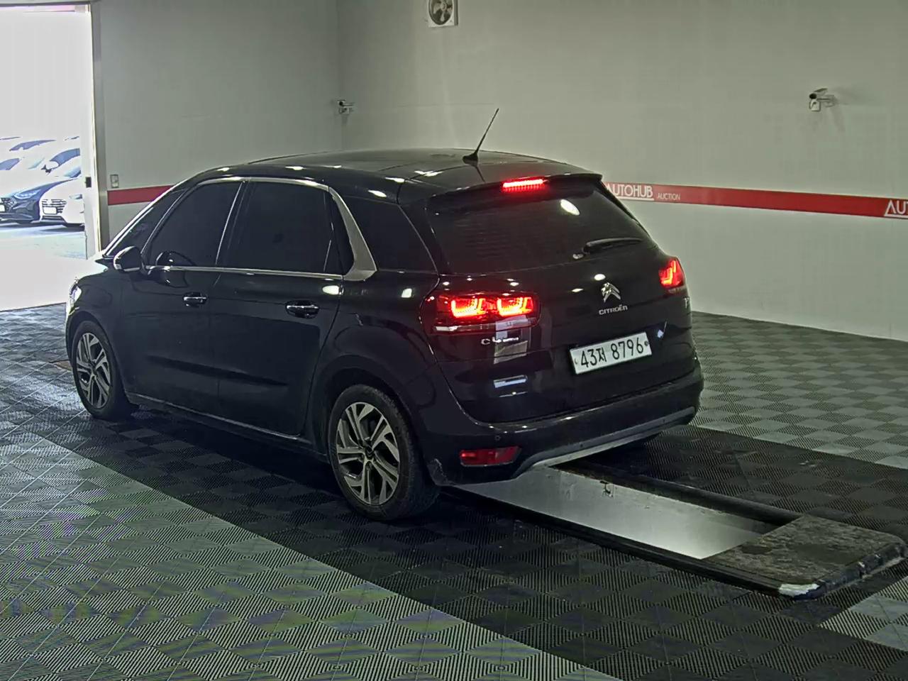 صورة إضافية