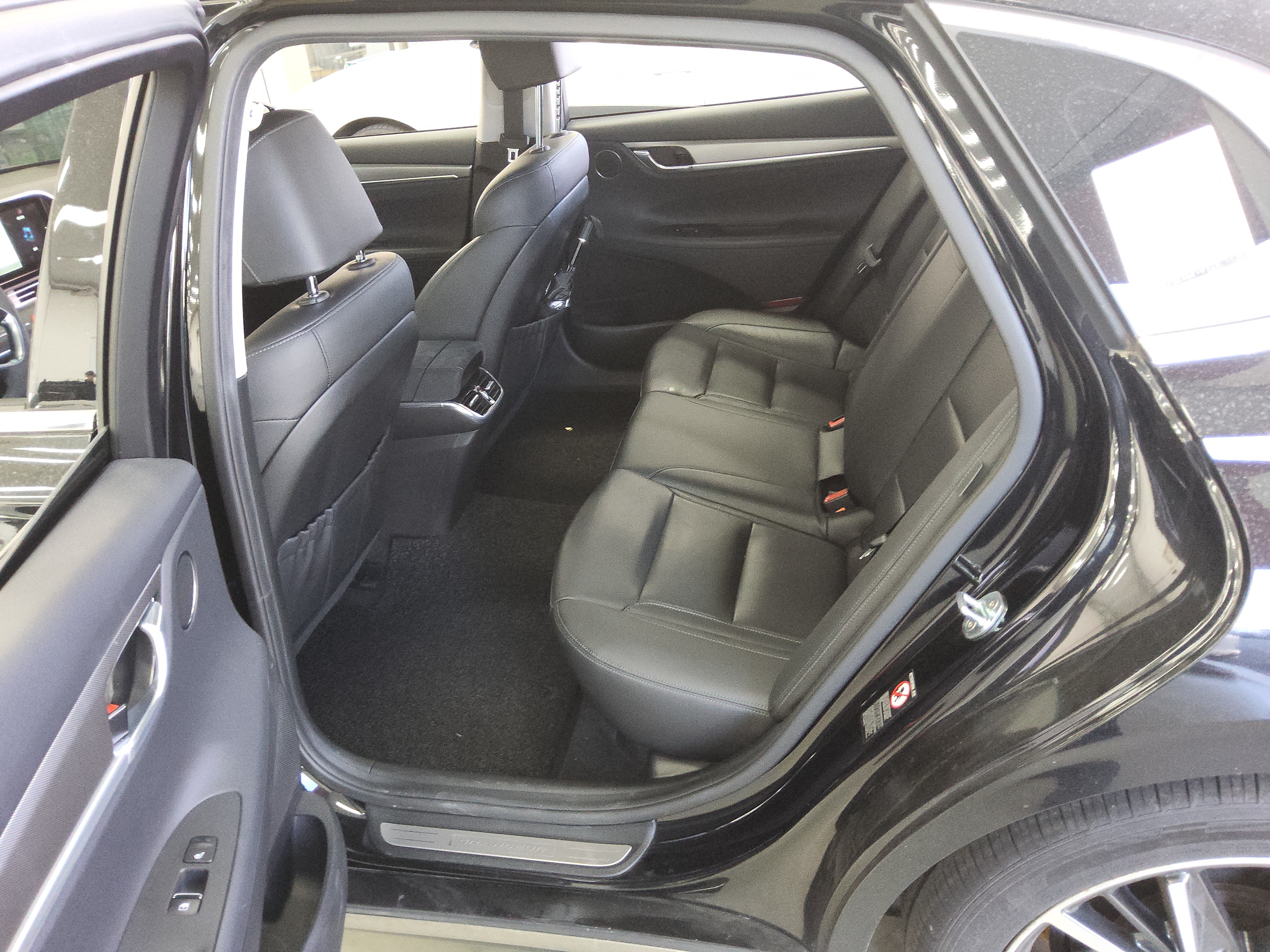 صورة إضافية