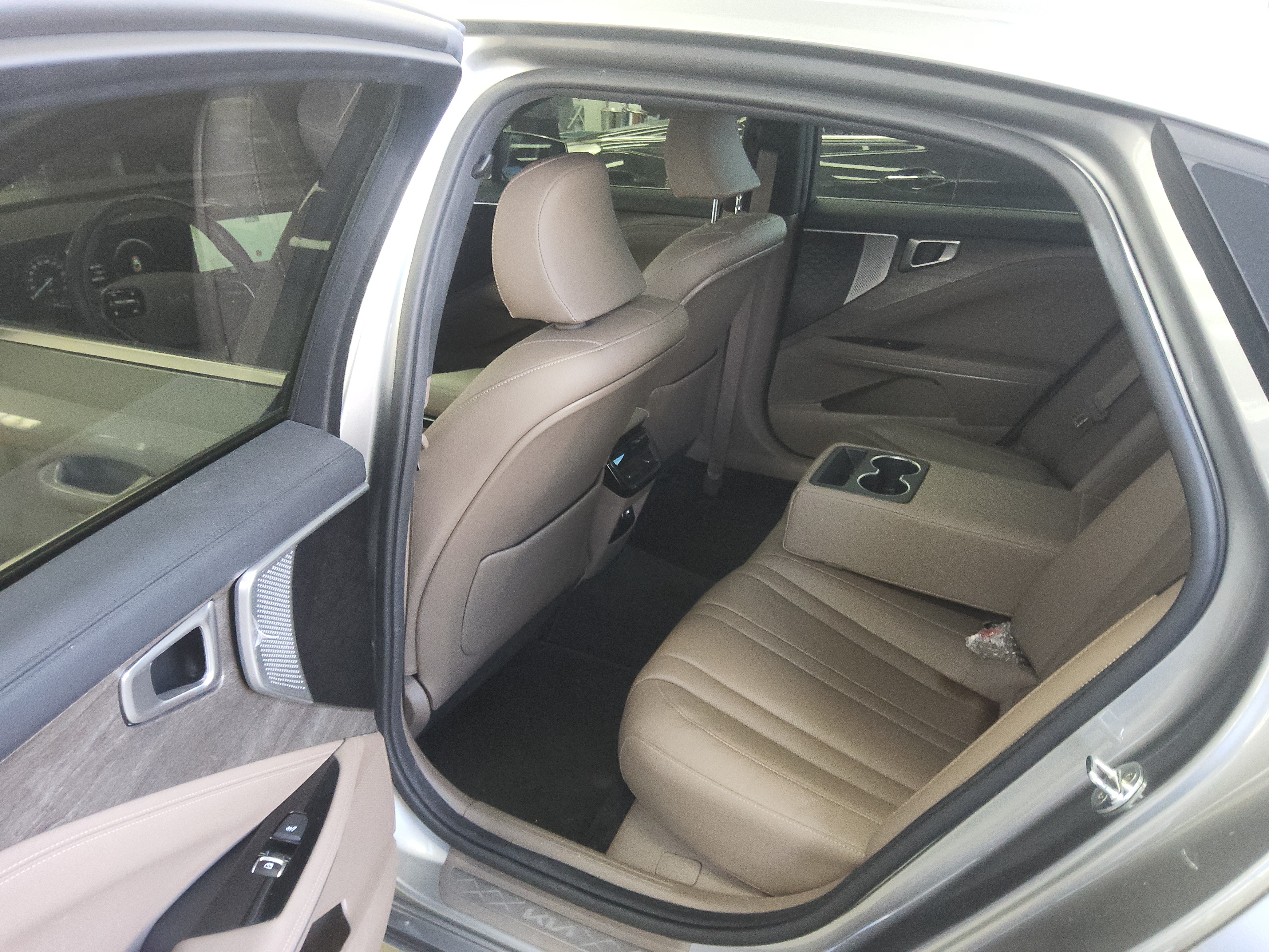 صورة إضافية