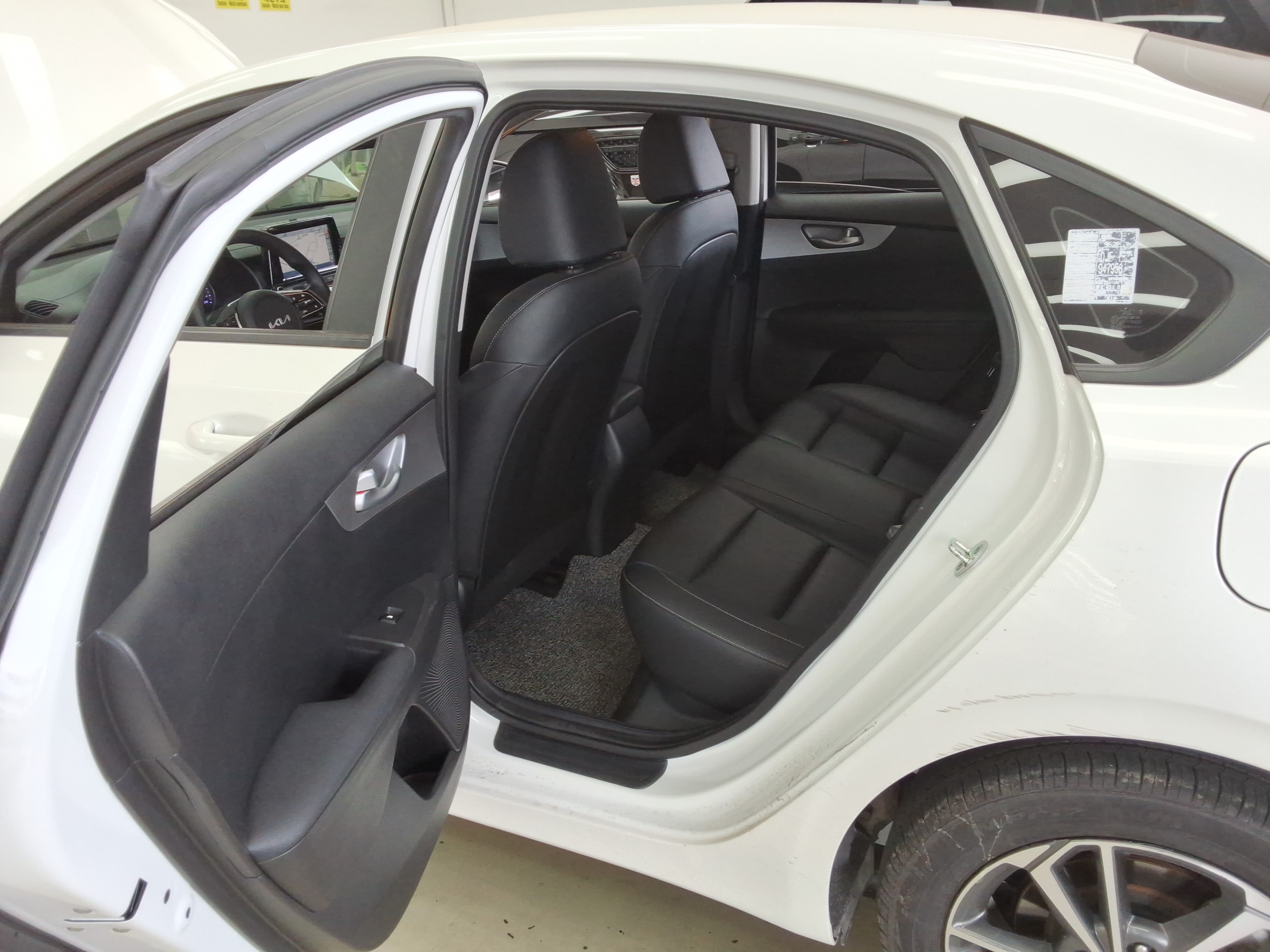 صورة إضافية